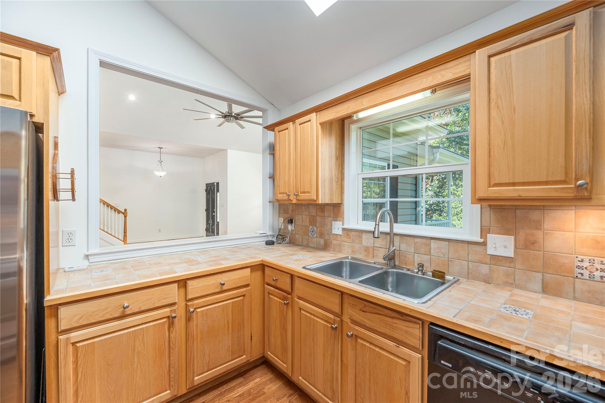 602 Hidden Springs Drive — Asheville