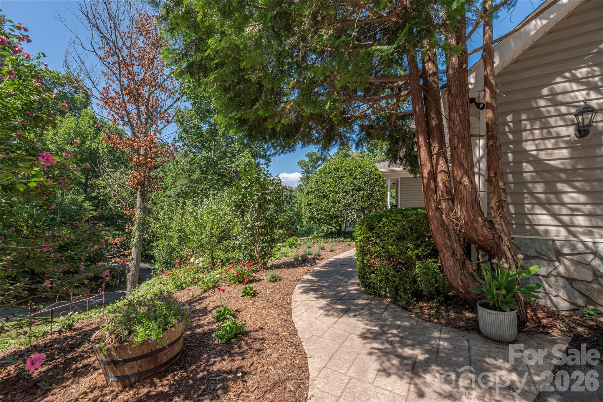 602 Hidden Springs Drive — Asheville