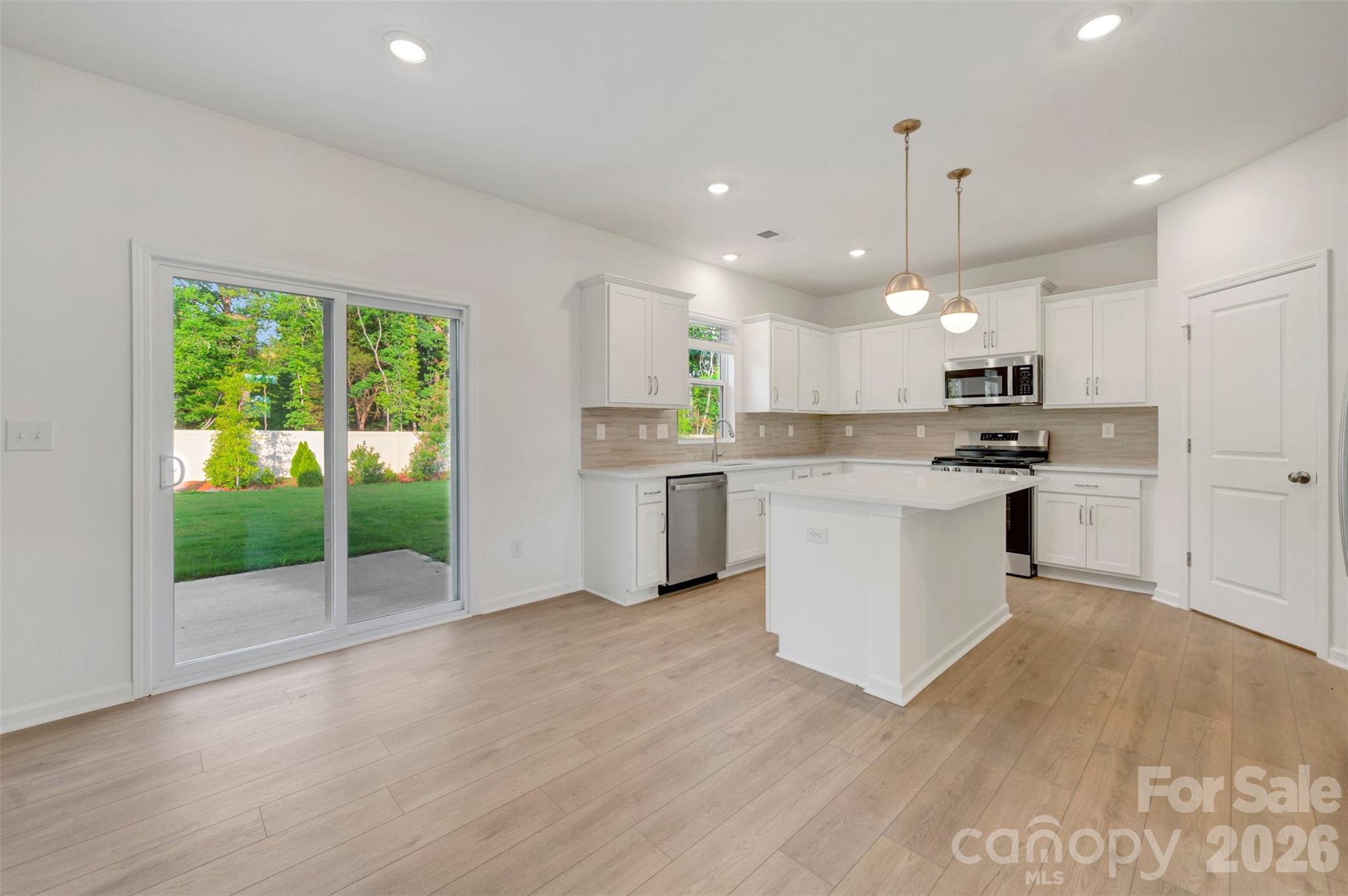 512 Willoughby Park Drive — Monroe