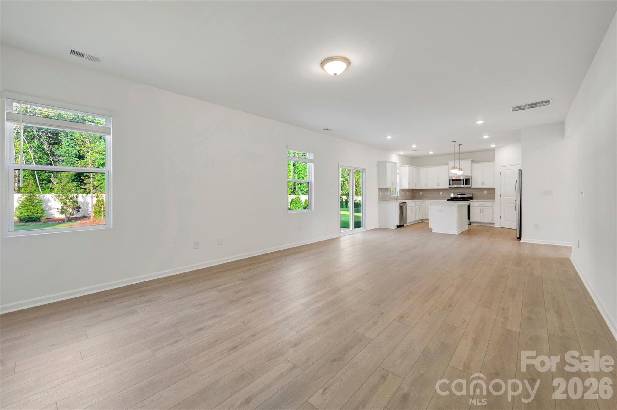 512 Willoughby Park Drive — Monroe