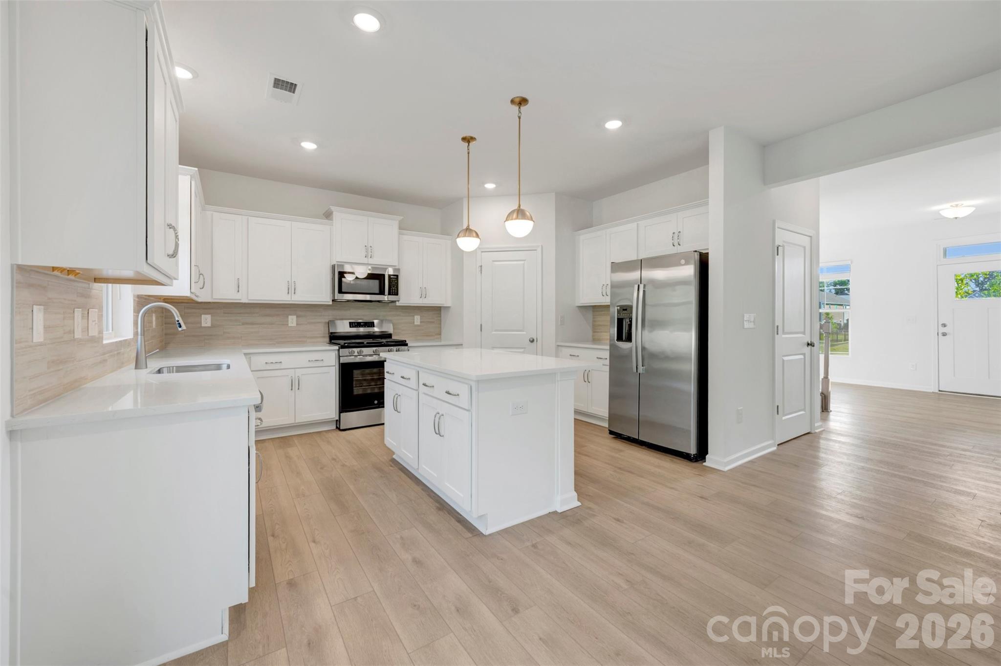 512 Willoughby Park Drive — Monroe