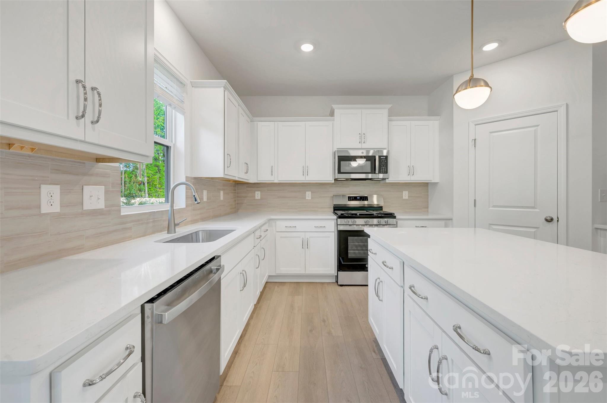 512 Willoughby Park Drive — Monroe