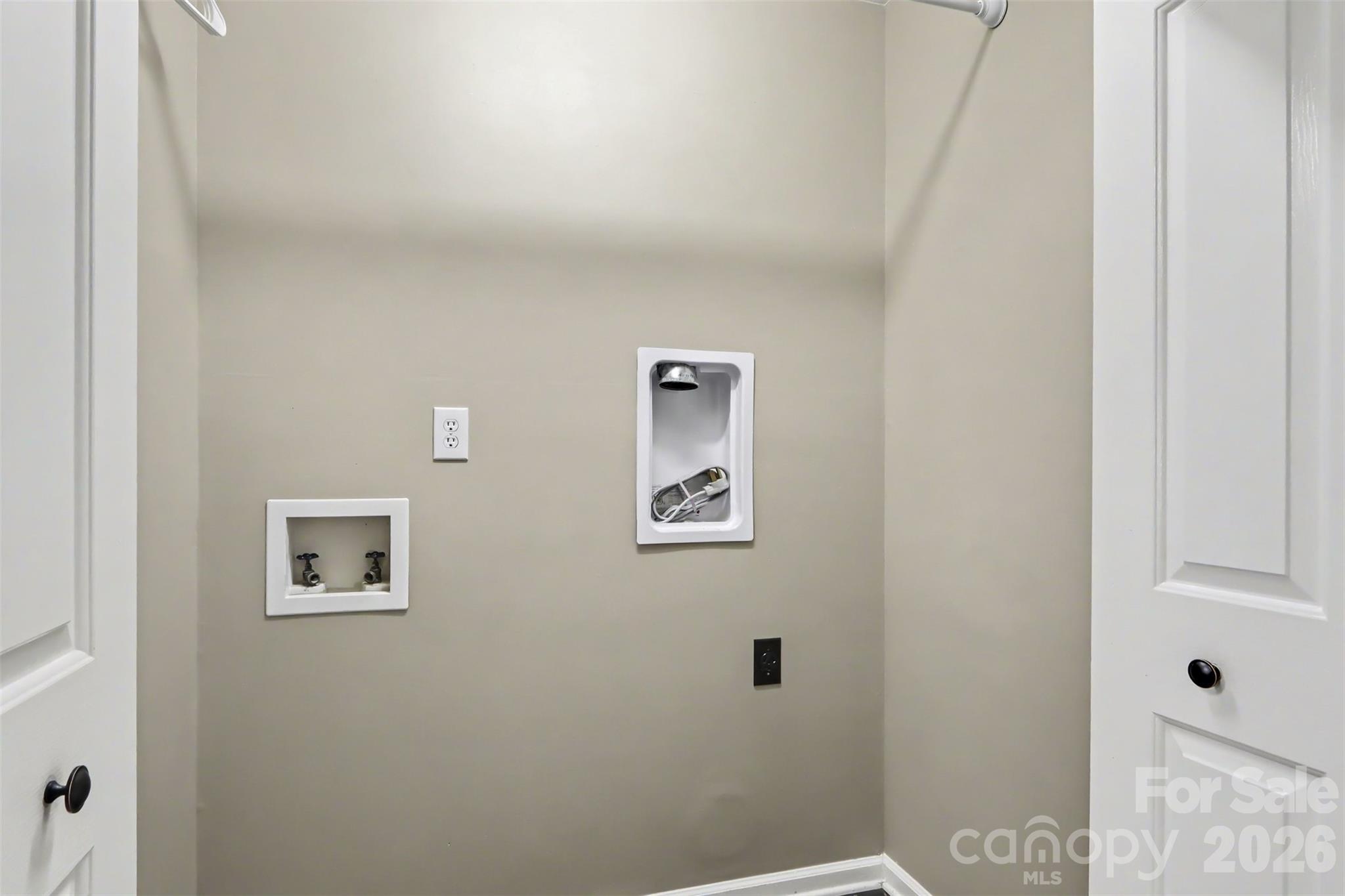 8618 Fox Chase Lane — Charlotte