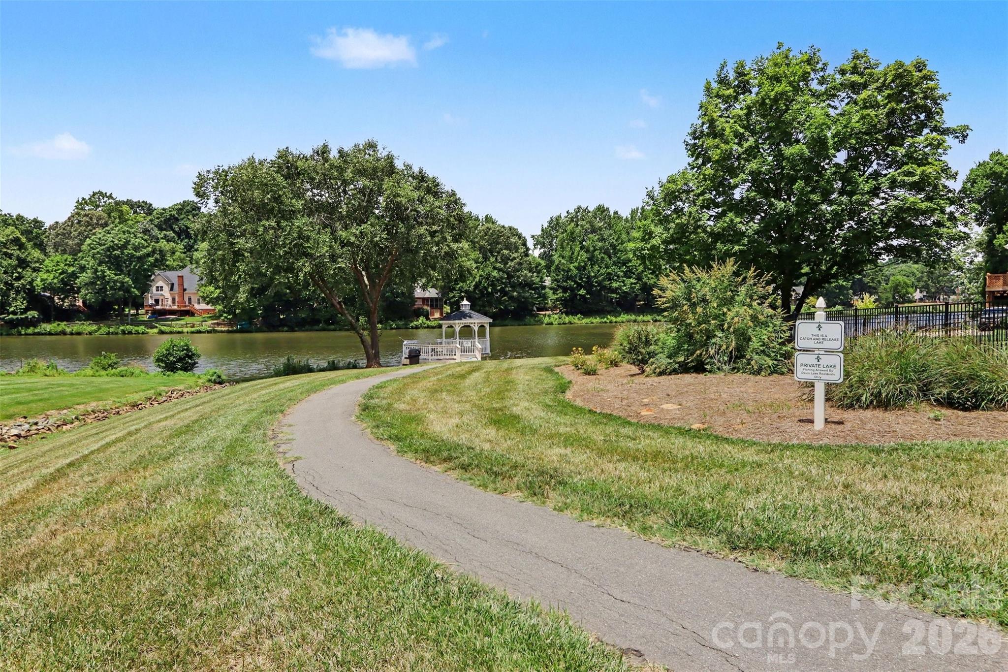 8618 Fox Chase Lane — Charlotte