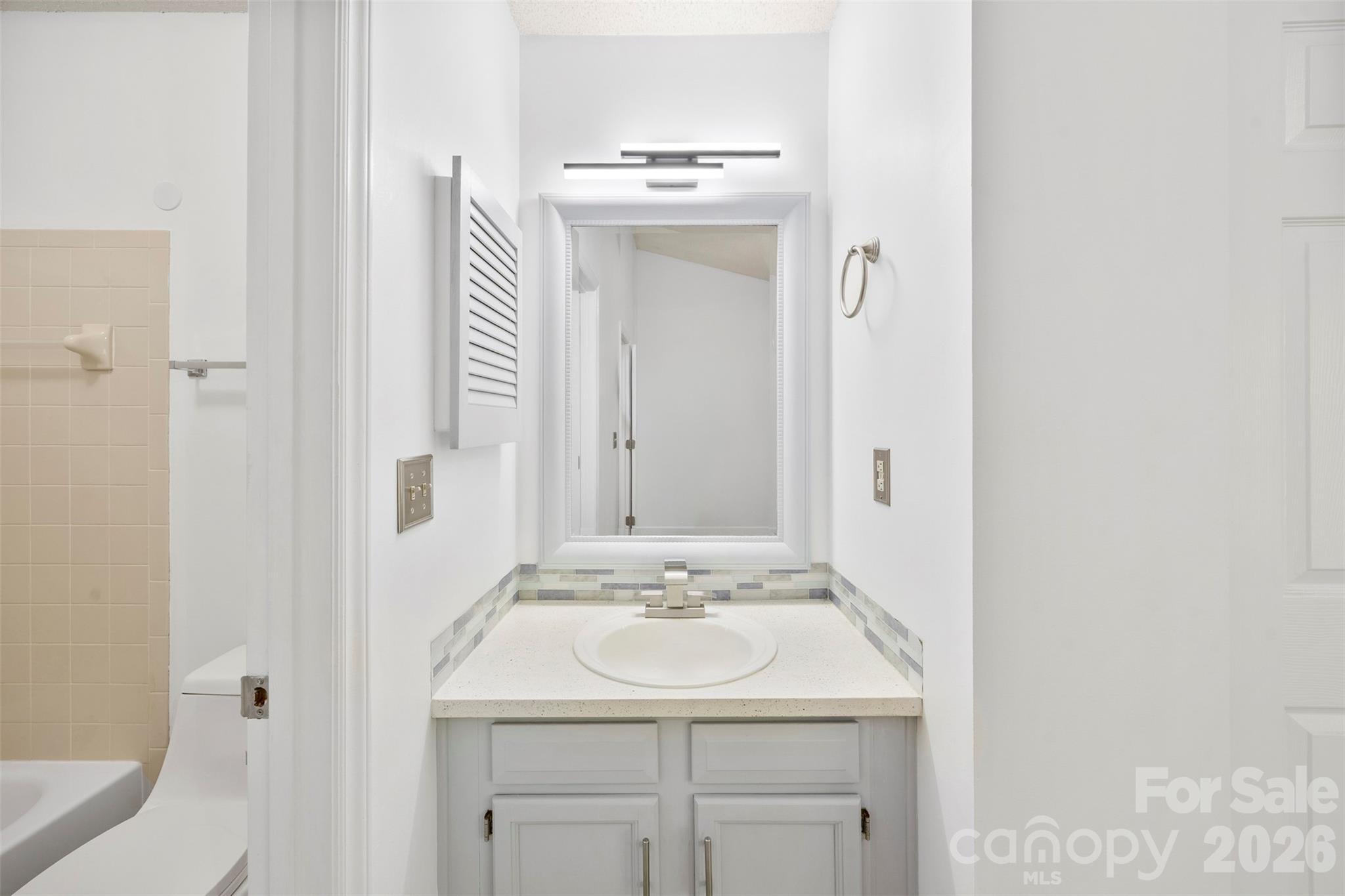 6404 Windsor Gate Lane — Charlotte