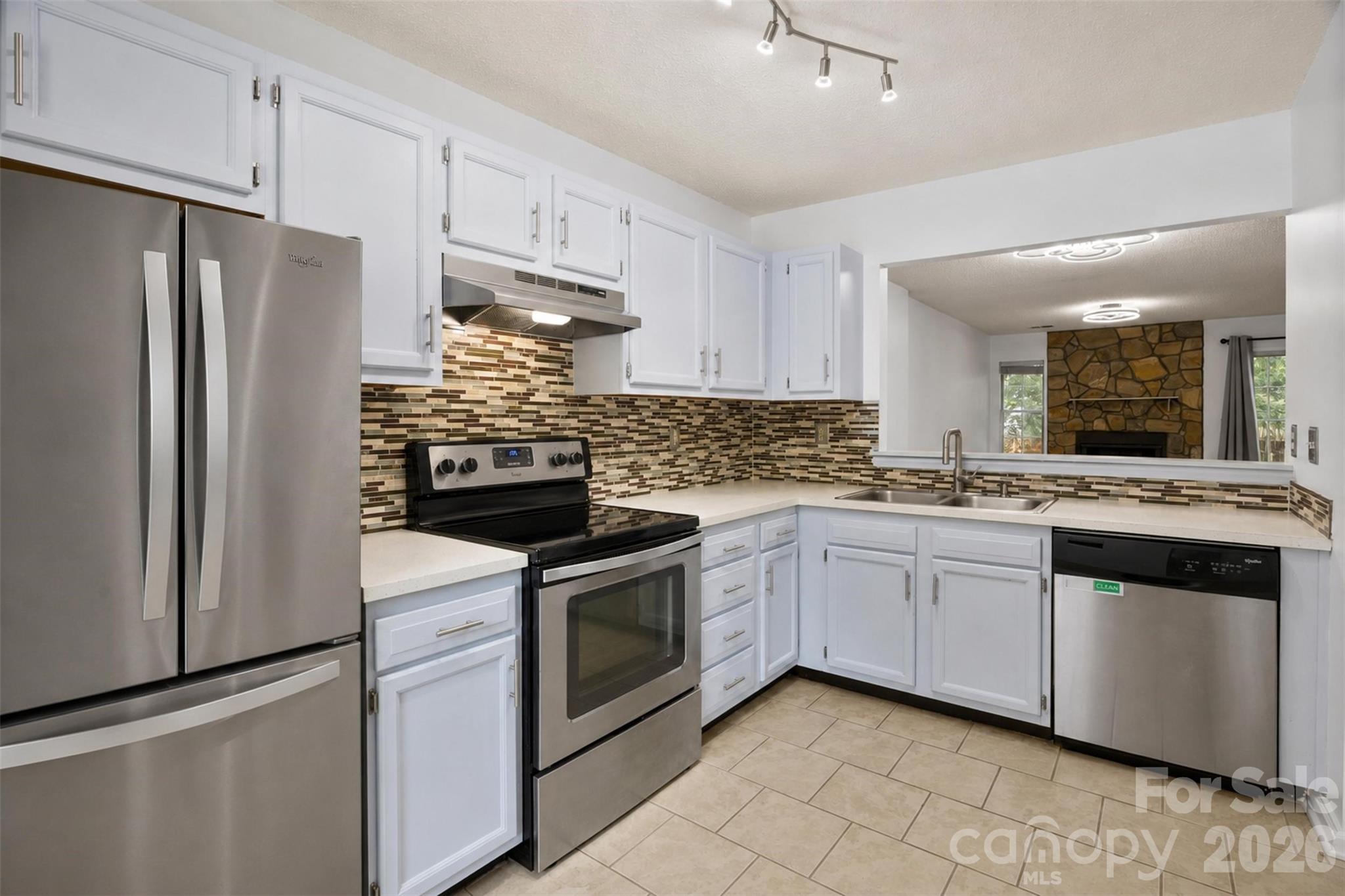 6404 Windsor Gate Lane — Charlotte