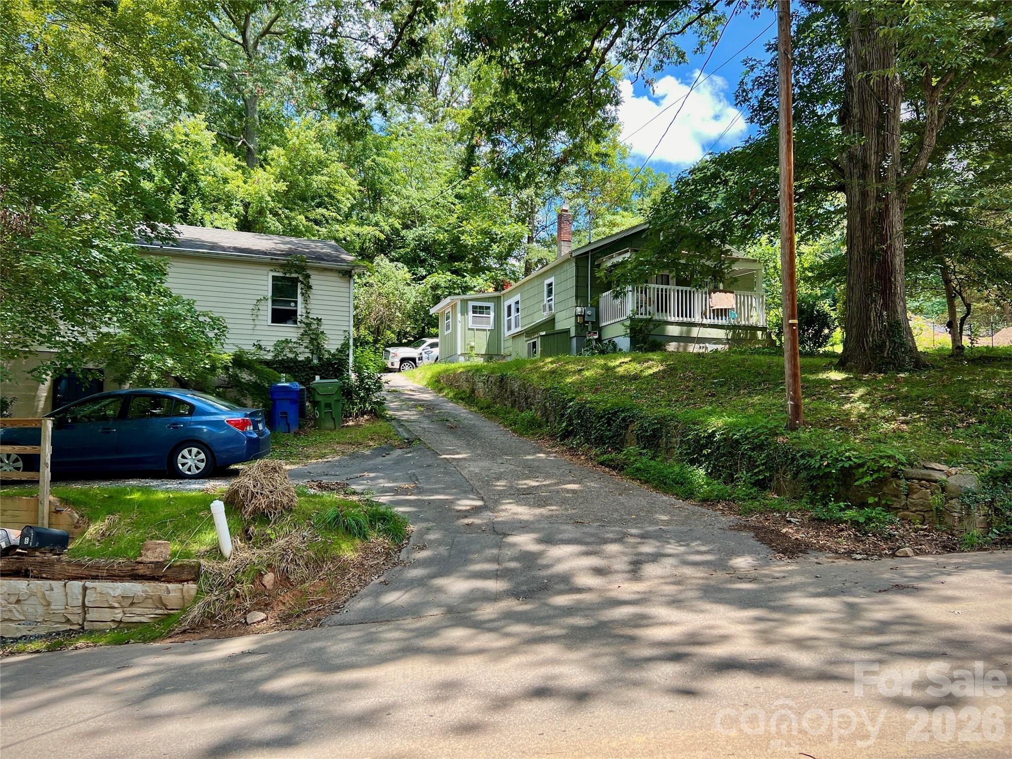 4 Arbutus Road — Asheville