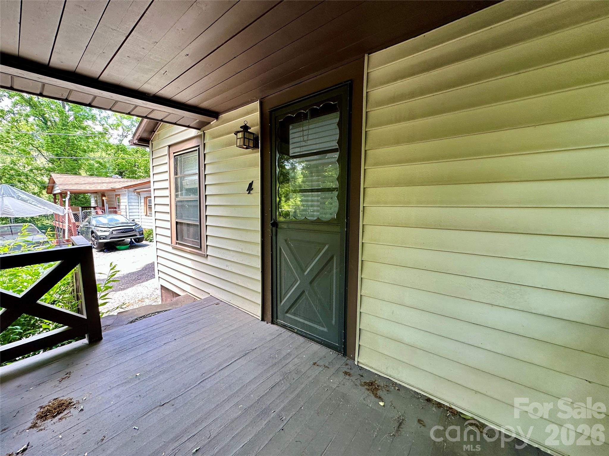 4 Arbutus Road — Asheville