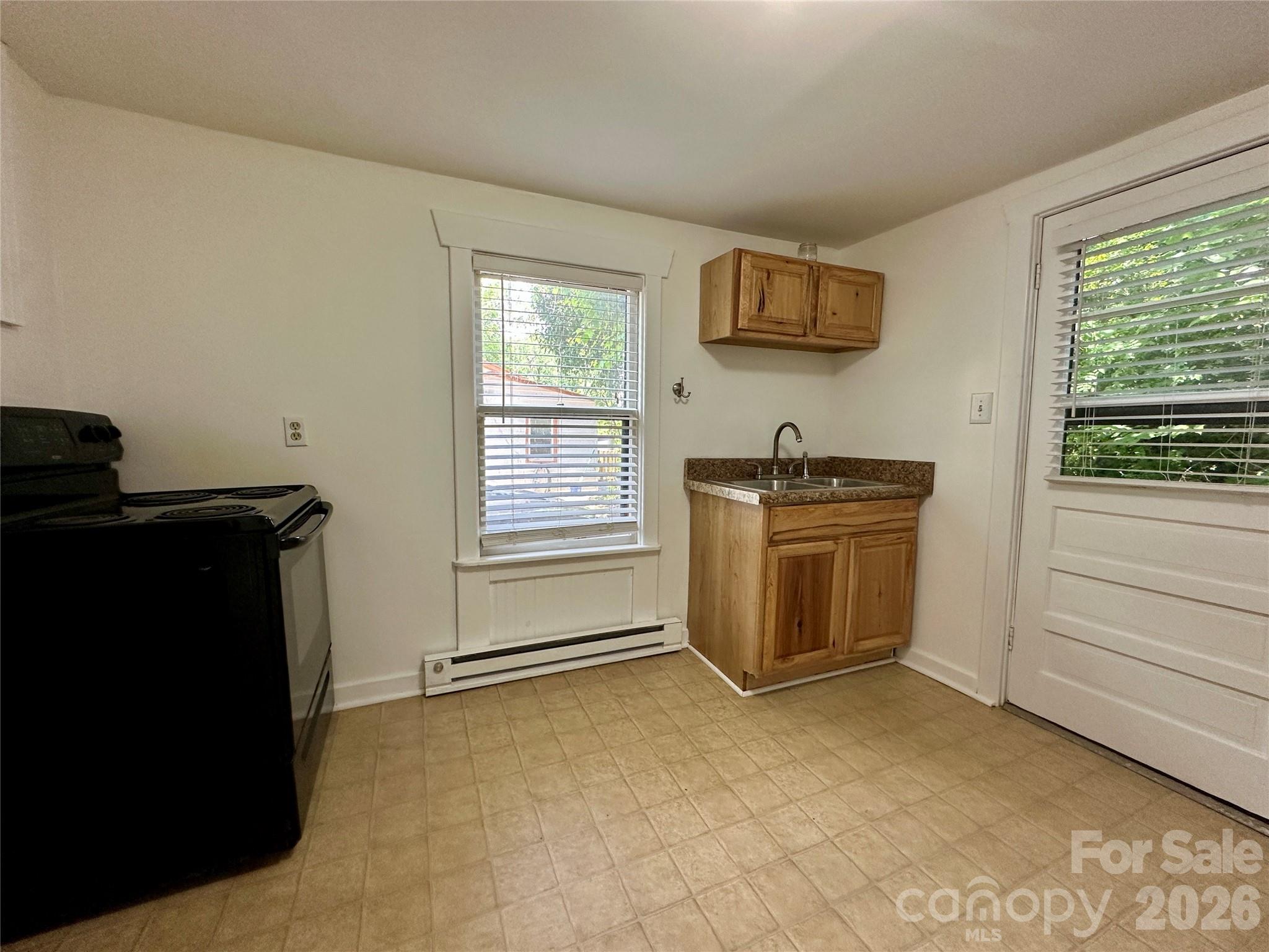 4 Arbutus Road — Asheville