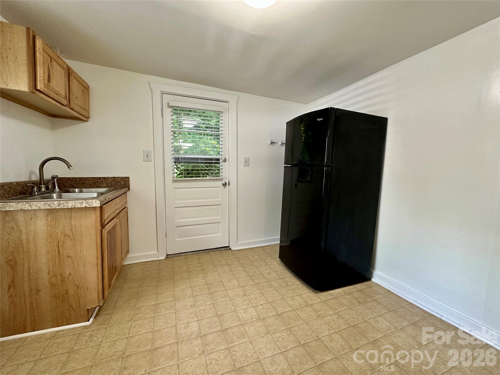 4 Arbutus Road — Asheville