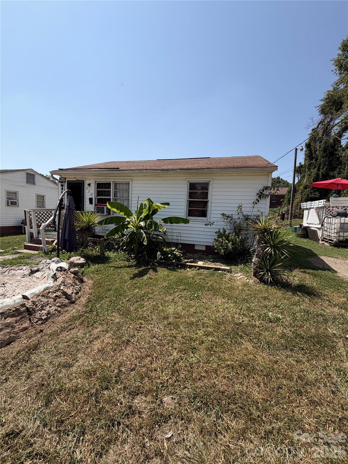 215 Sloan Avenue — Gastonia