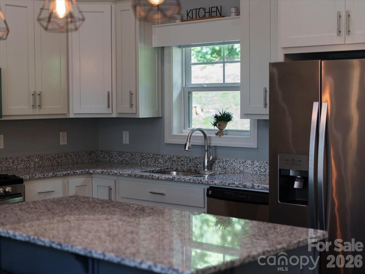 204 Mostert Drive — Asheville