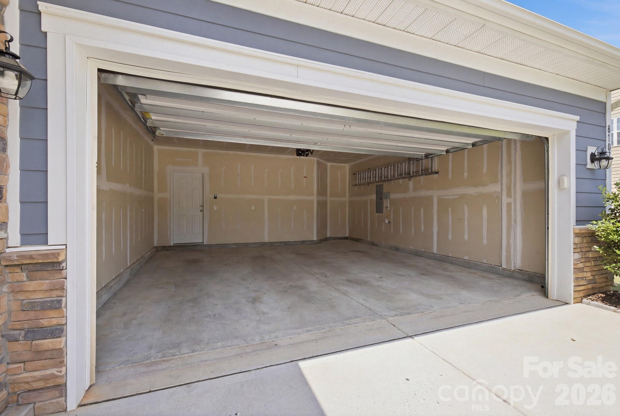 8107 Belfort Forest Lane — Huntersville