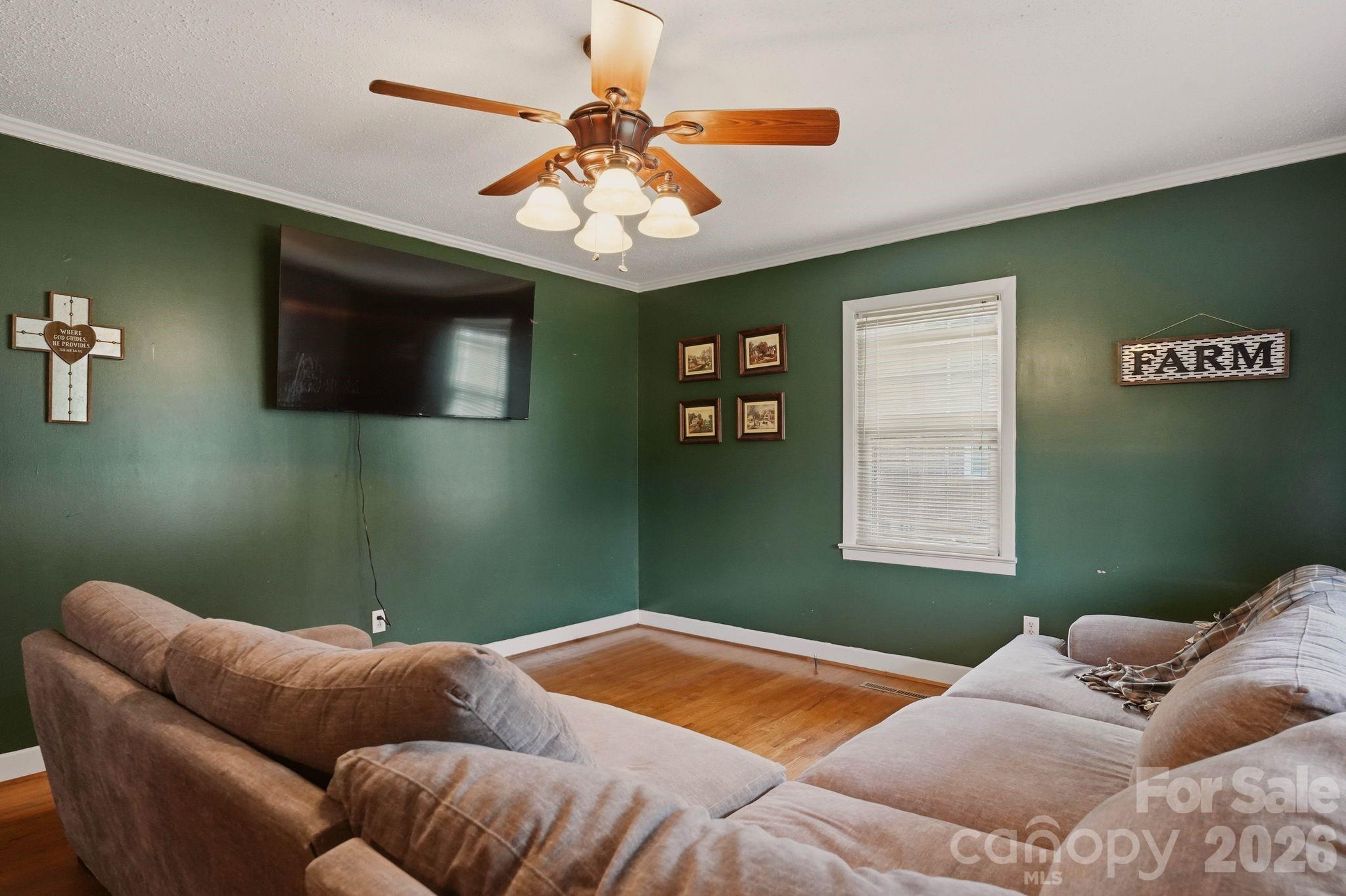 112 Brookside Drive — Union