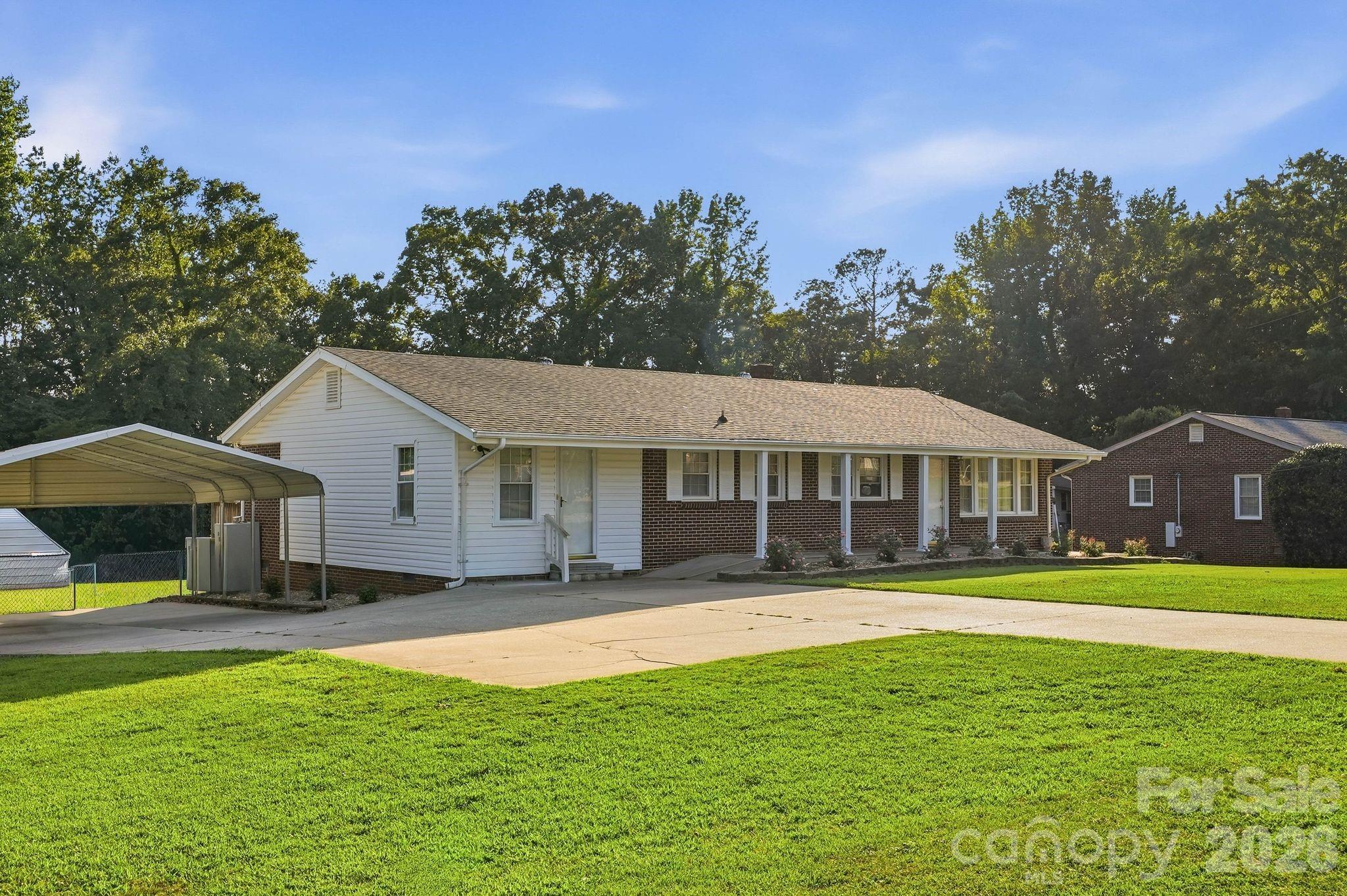 112 Brookside Drive — Union
