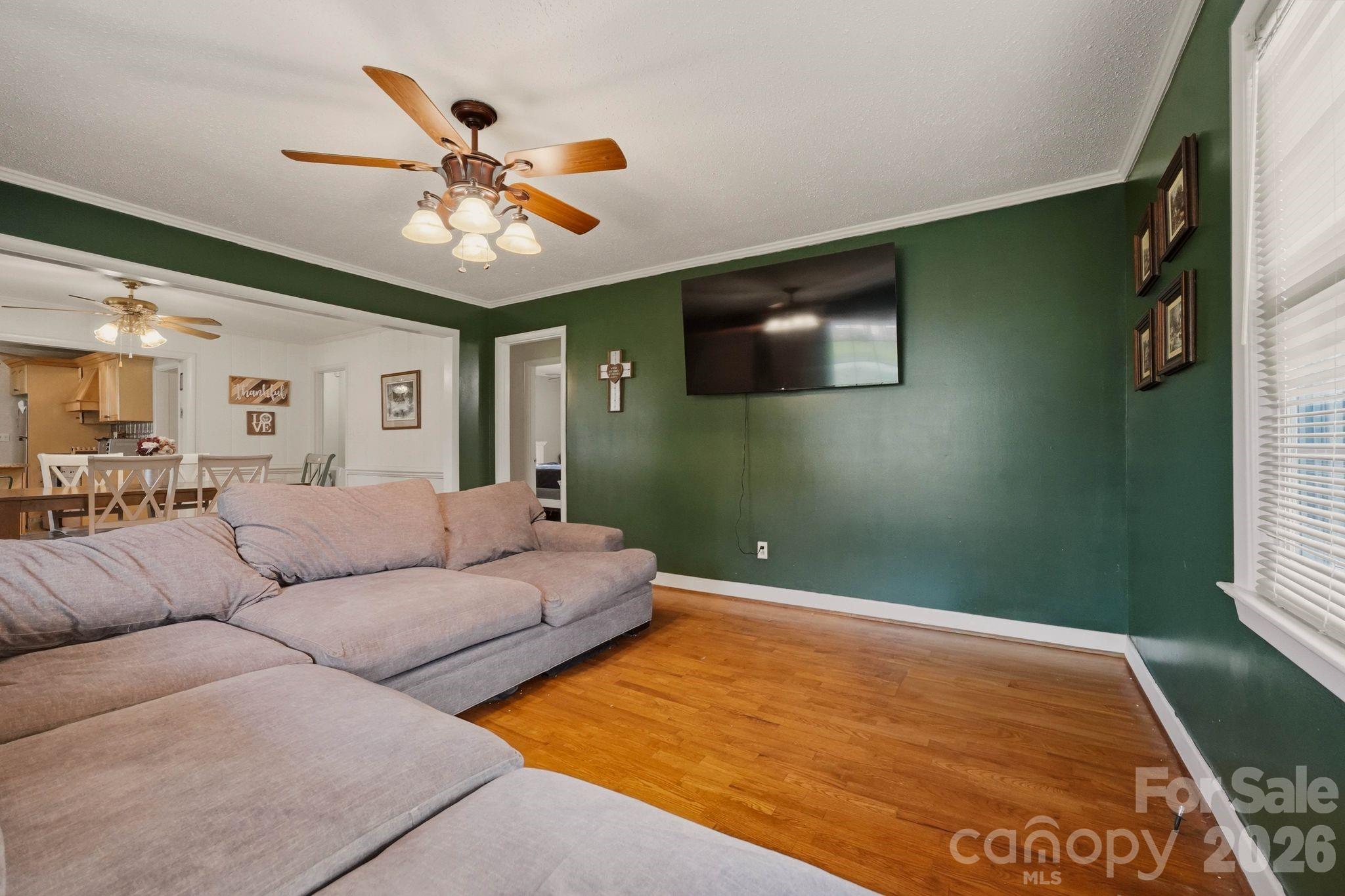 112 Brookside Drive — Union