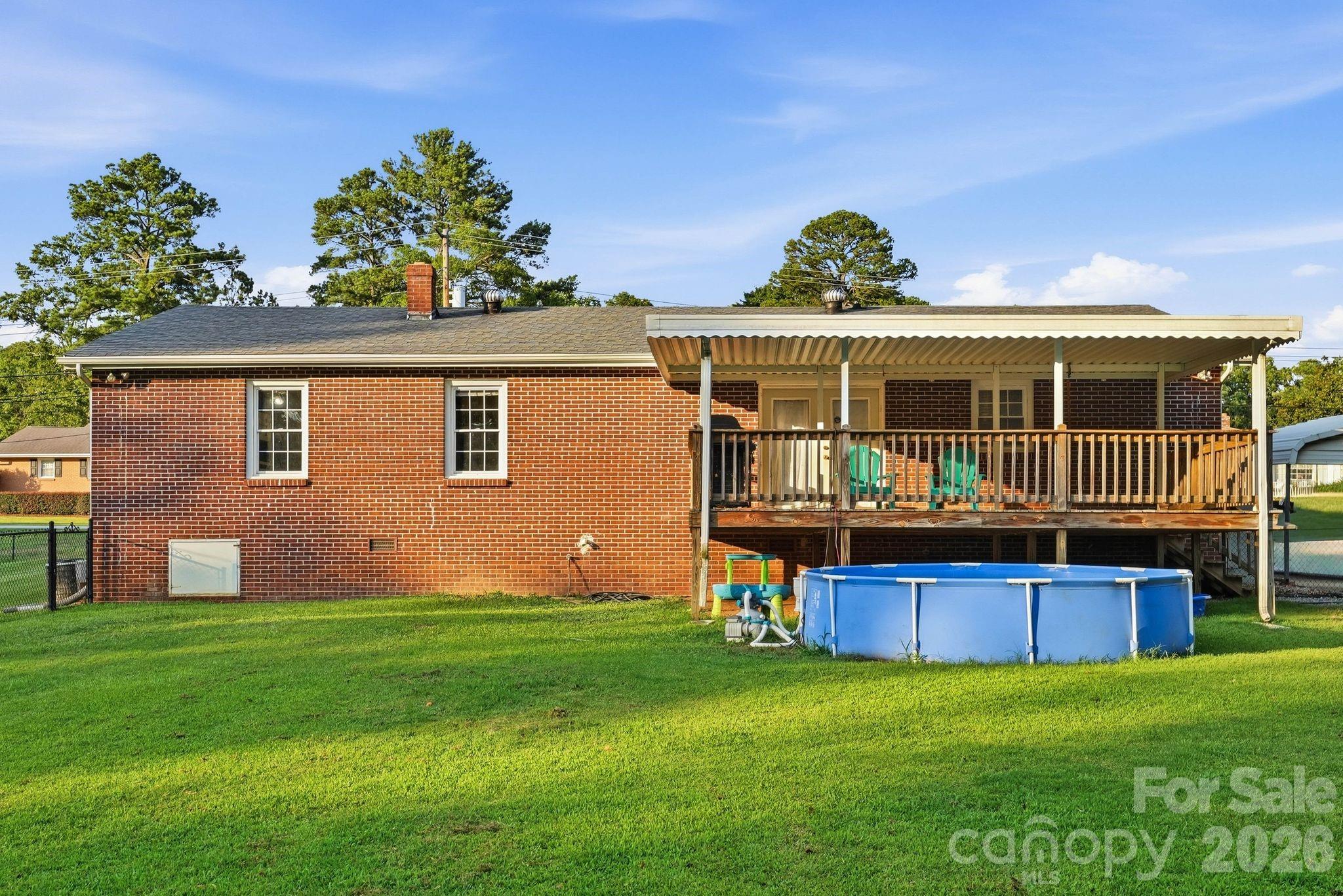 112 Brookside Drive — Union