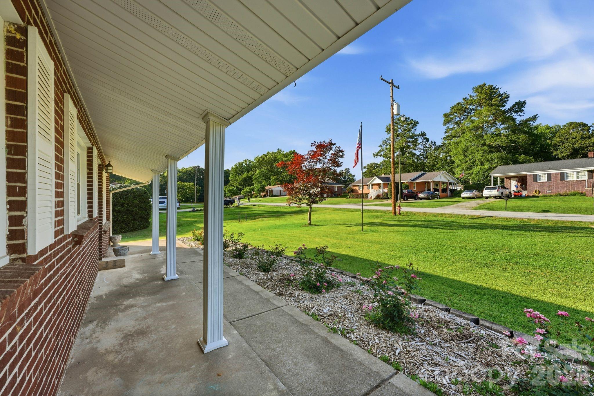 112 Brookside Drive — Union