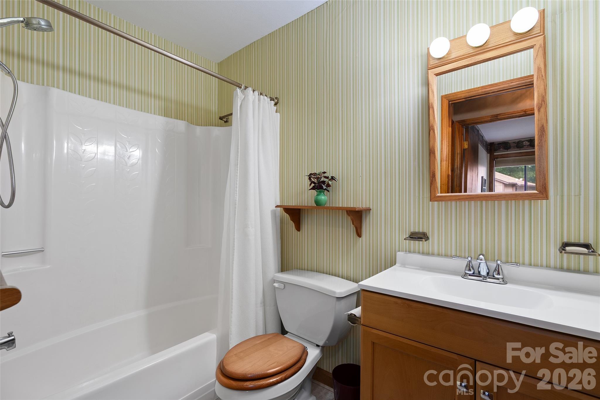 37 George Circle — Maggie Valley
