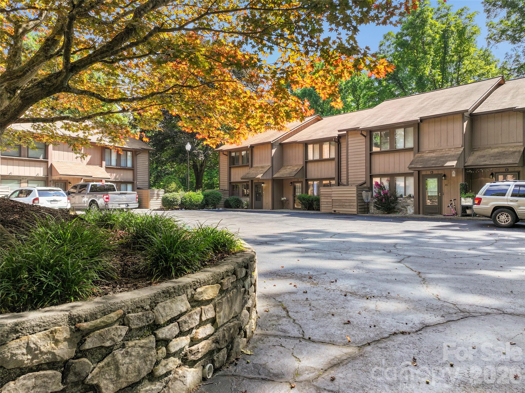 37 George Circle — Maggie Valley