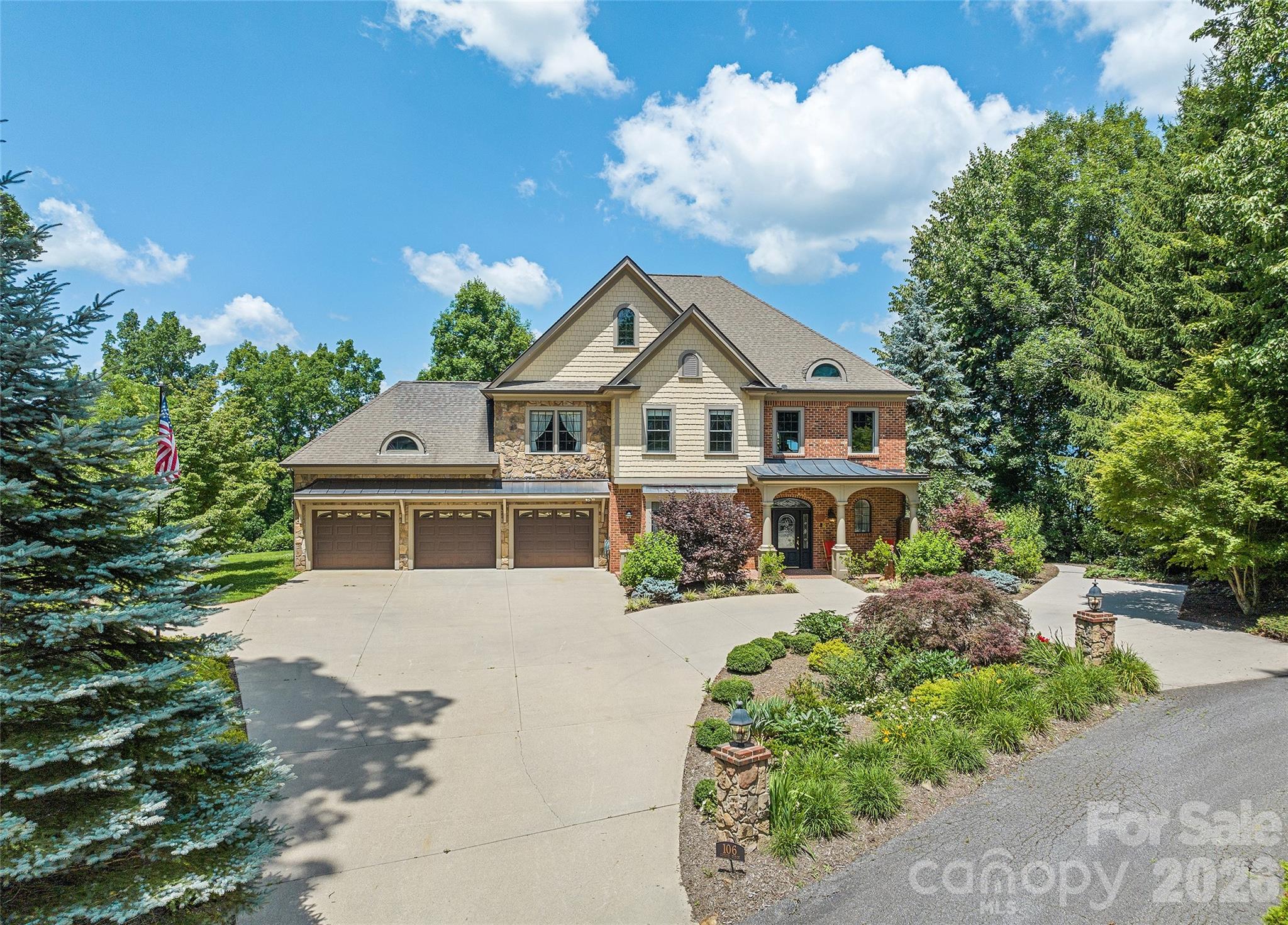 106 Coyote Ridge — Maggie Valley