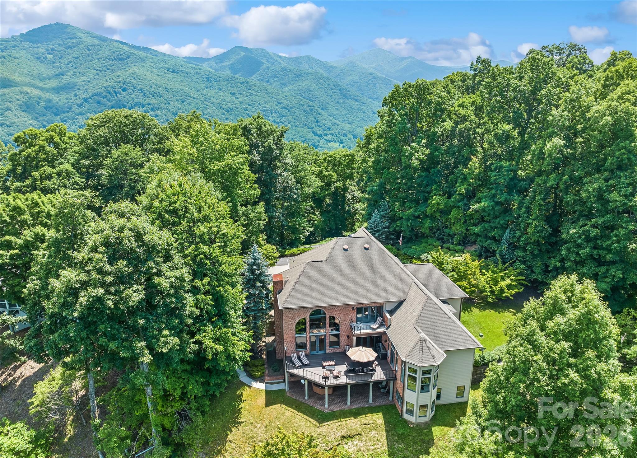 106 Coyote Ridge — Maggie Valley