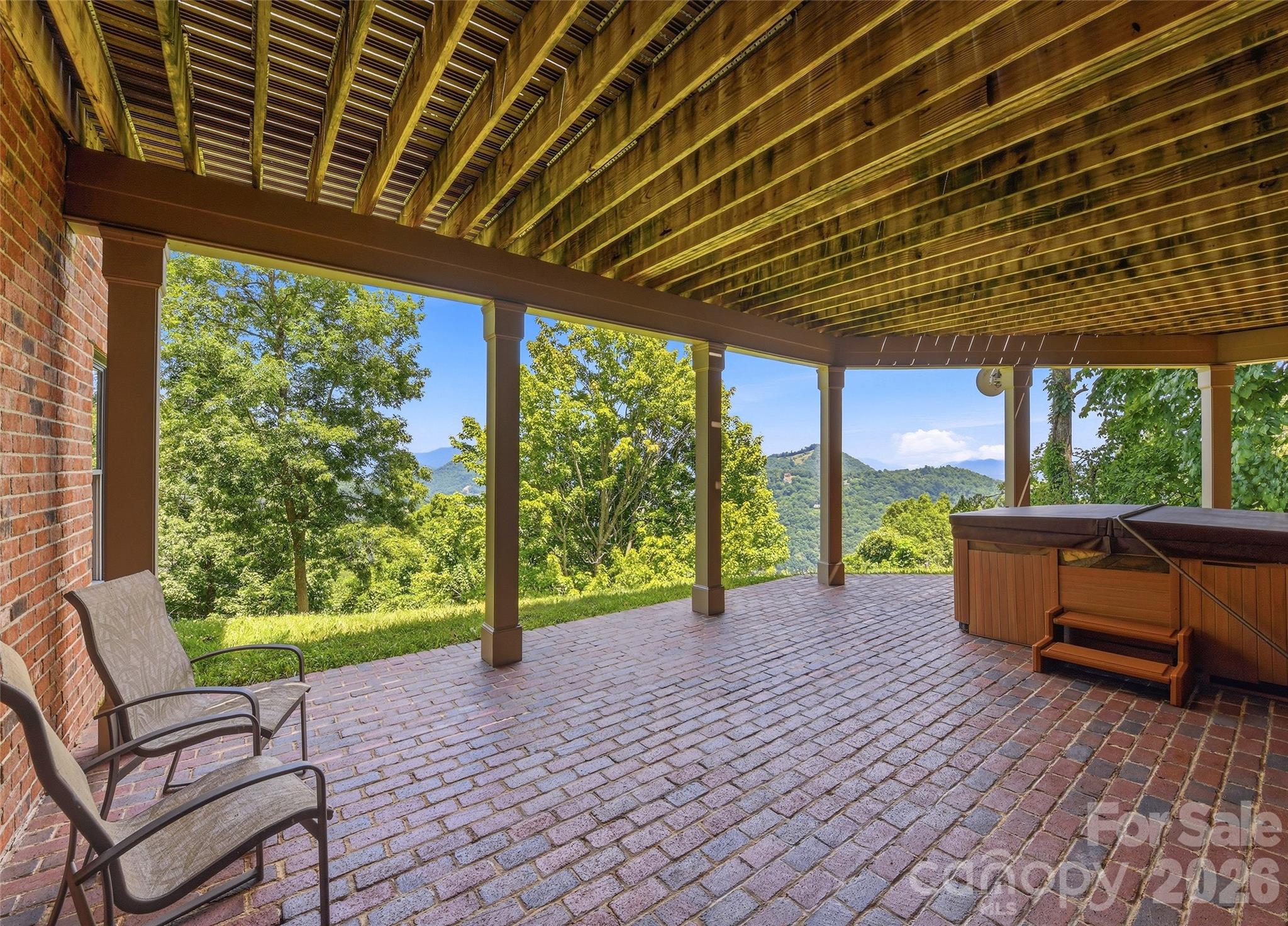 106 Coyote Ridge — Maggie Valley