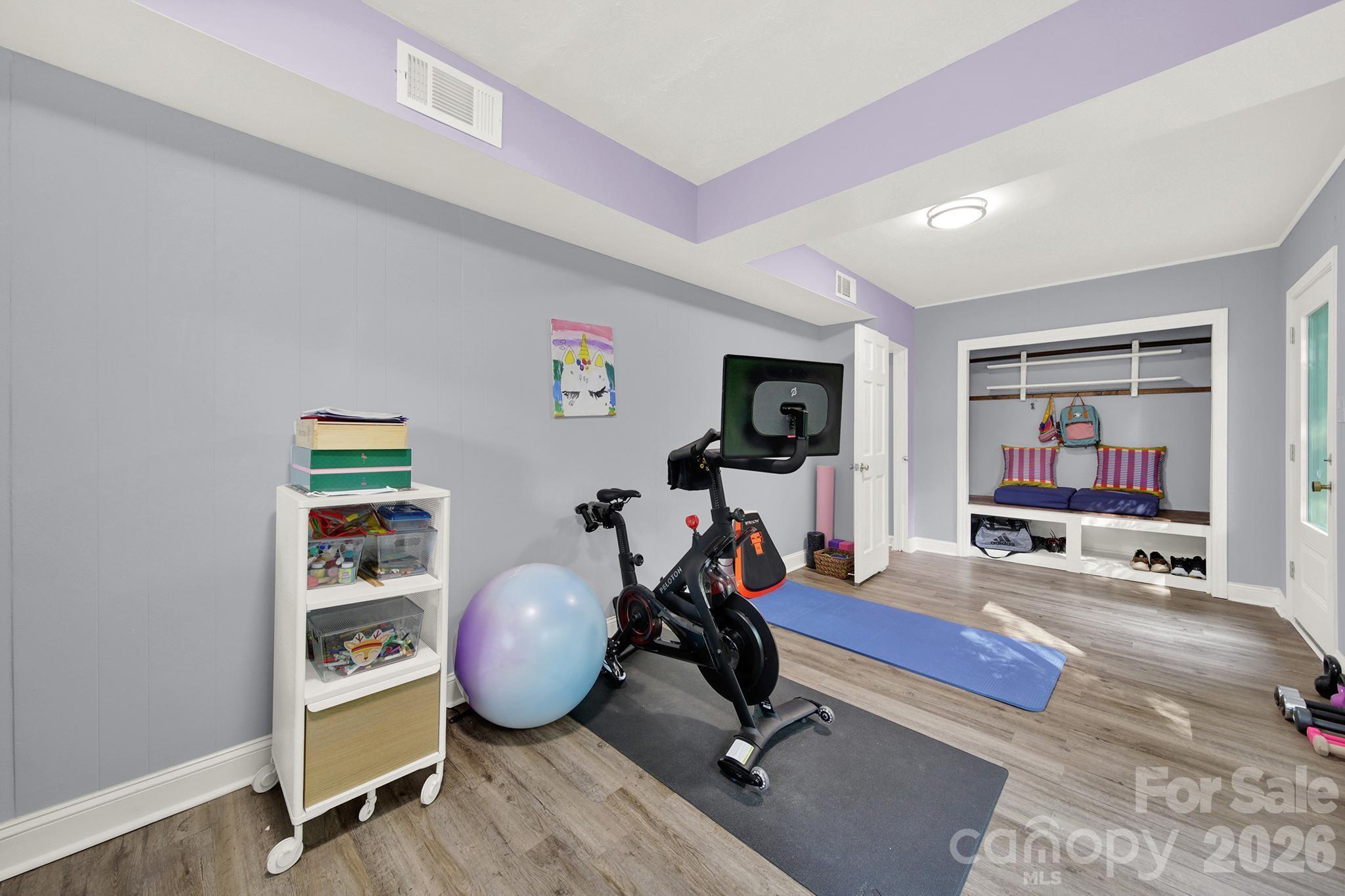 2311 Laurelwood Circle — Charlotte