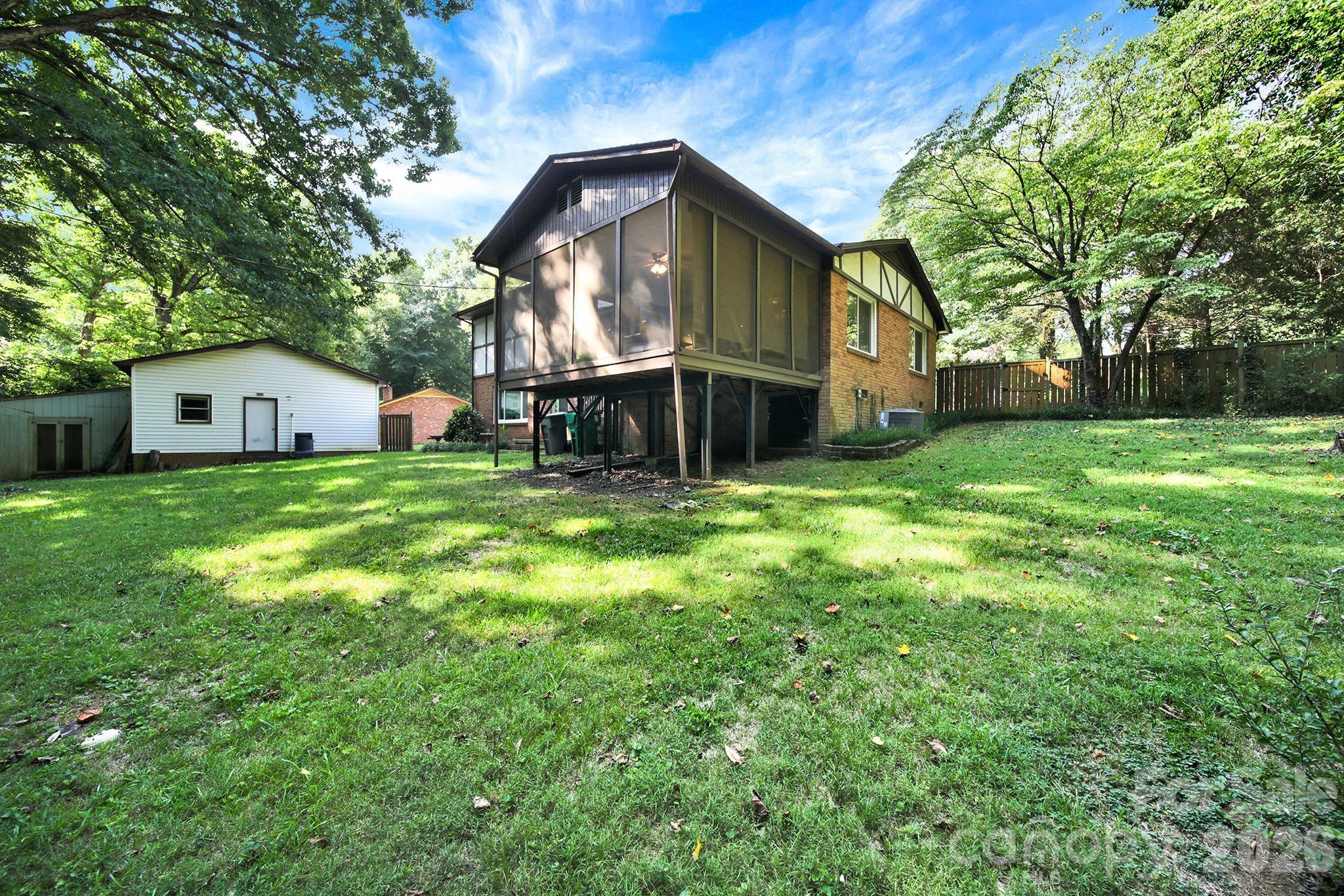 2311 Laurelwood Circle — Charlotte