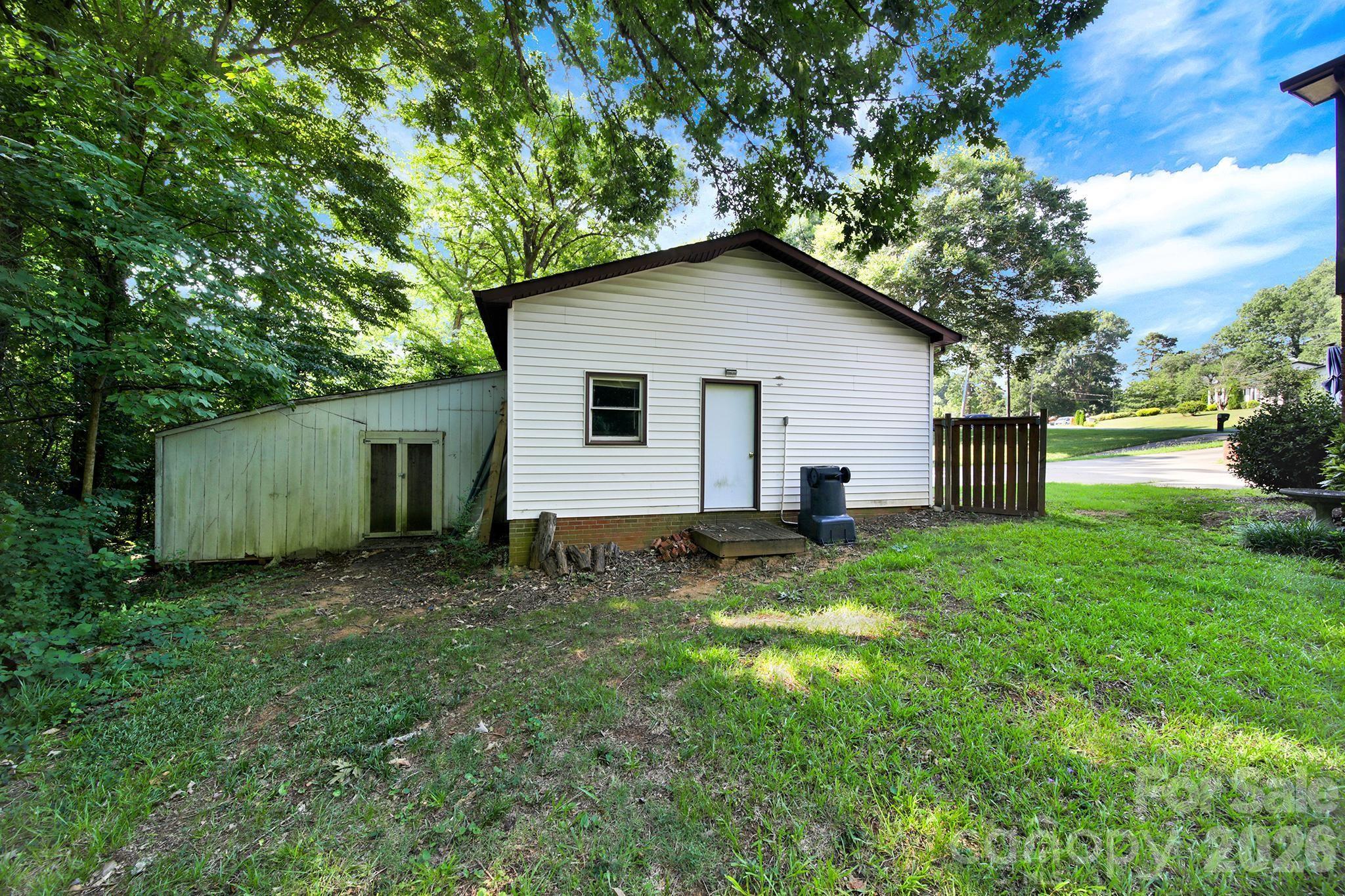 2311 Laurelwood Circle — Charlotte