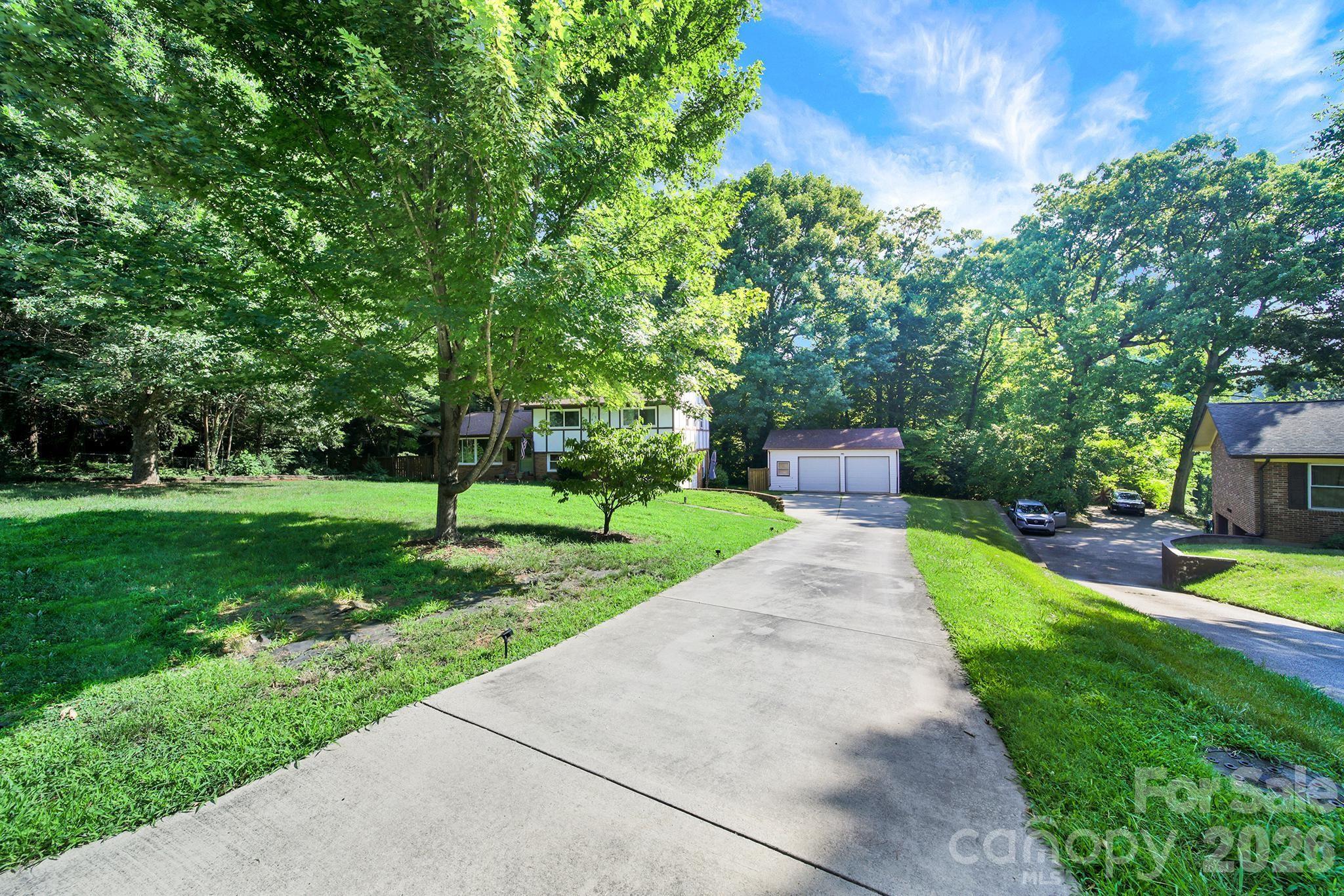 2311 Laurelwood Circle — Charlotte