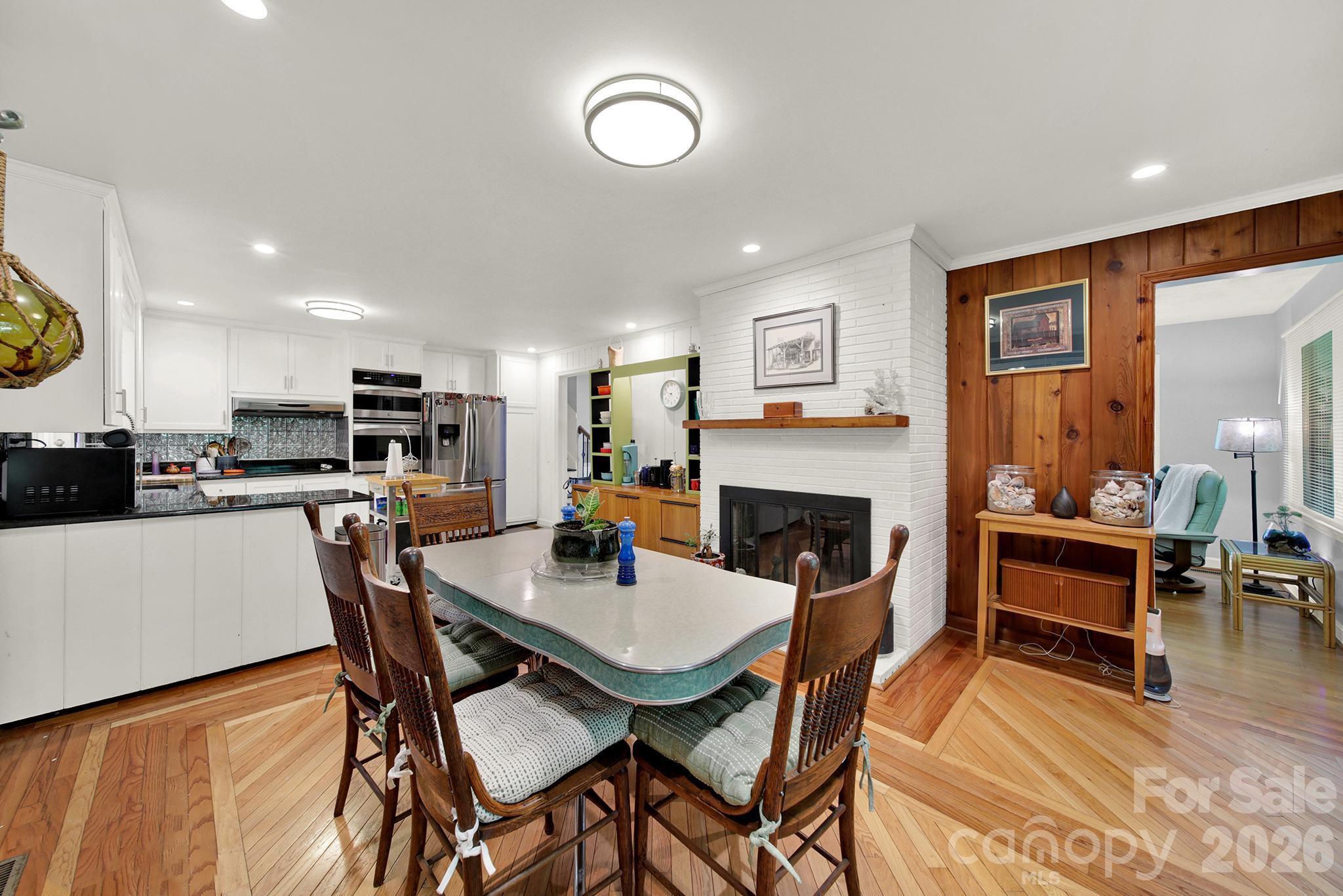 2311 Laurelwood Circle — Charlotte
