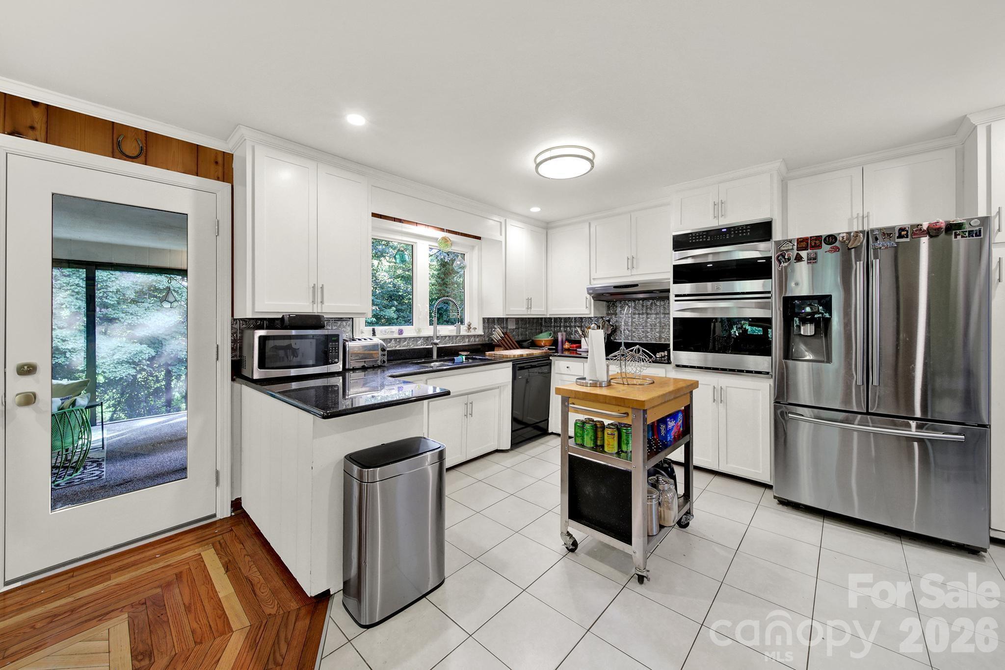2311 Laurelwood Circle — Charlotte
