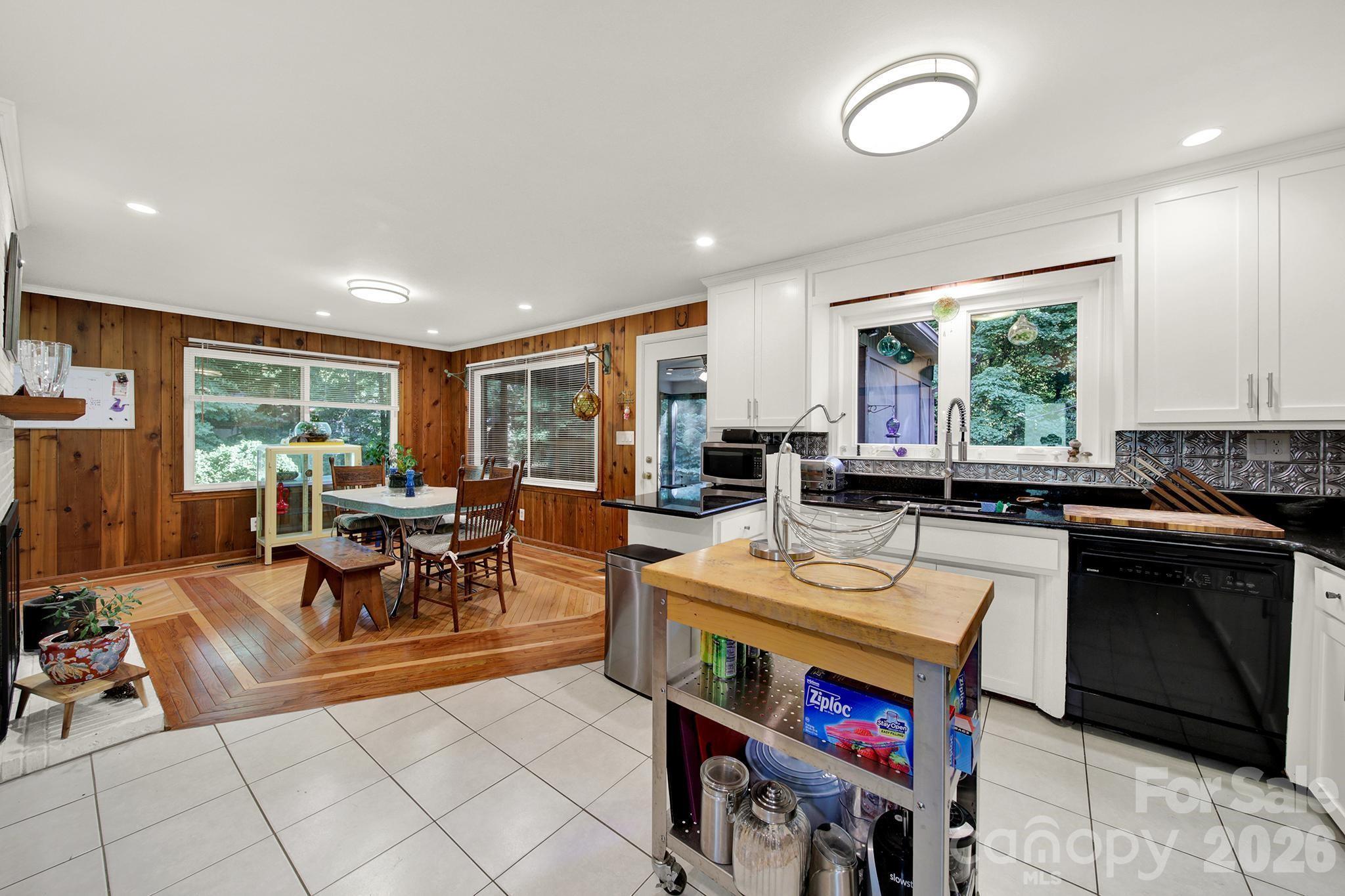 2311 Laurelwood Circle — Charlotte