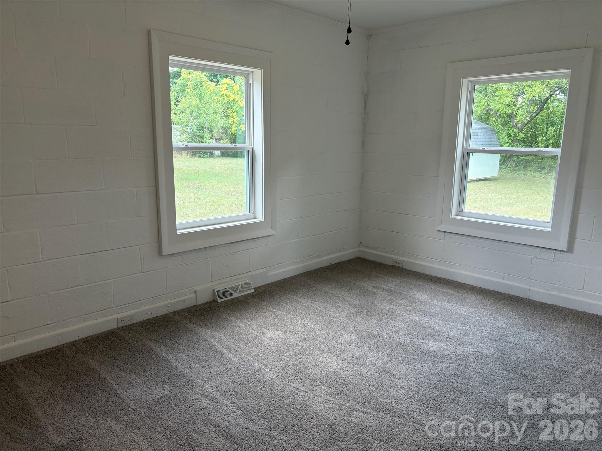 1107 S Meeting Street — Statesville