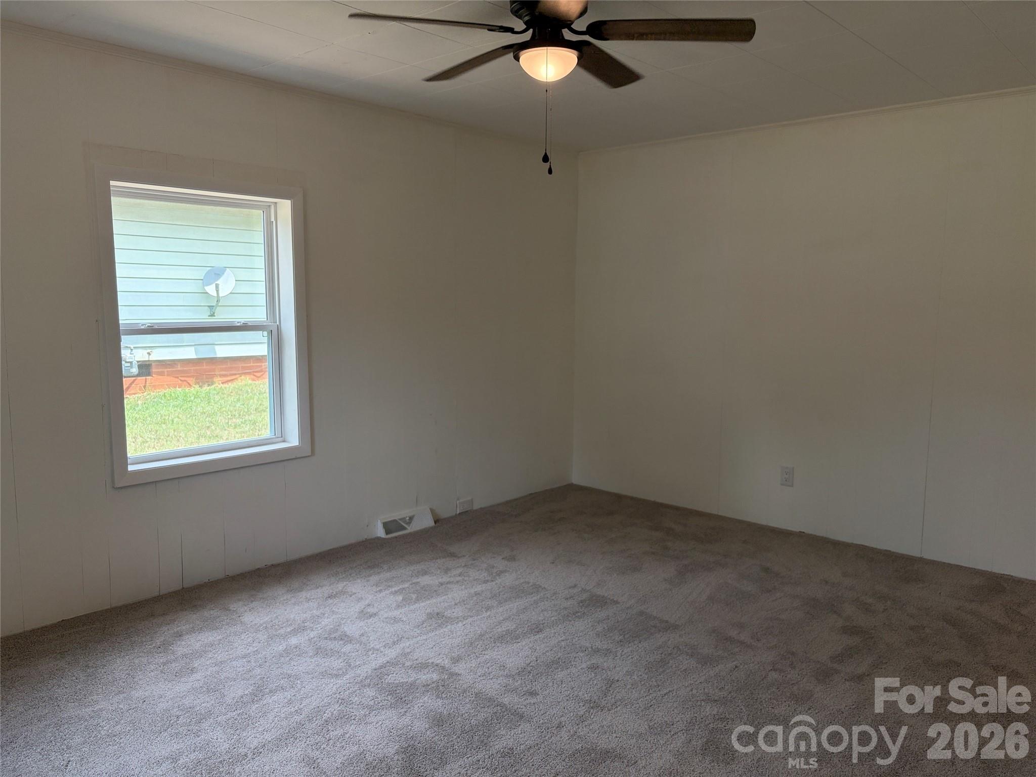 1107 S Meeting Street — Statesville