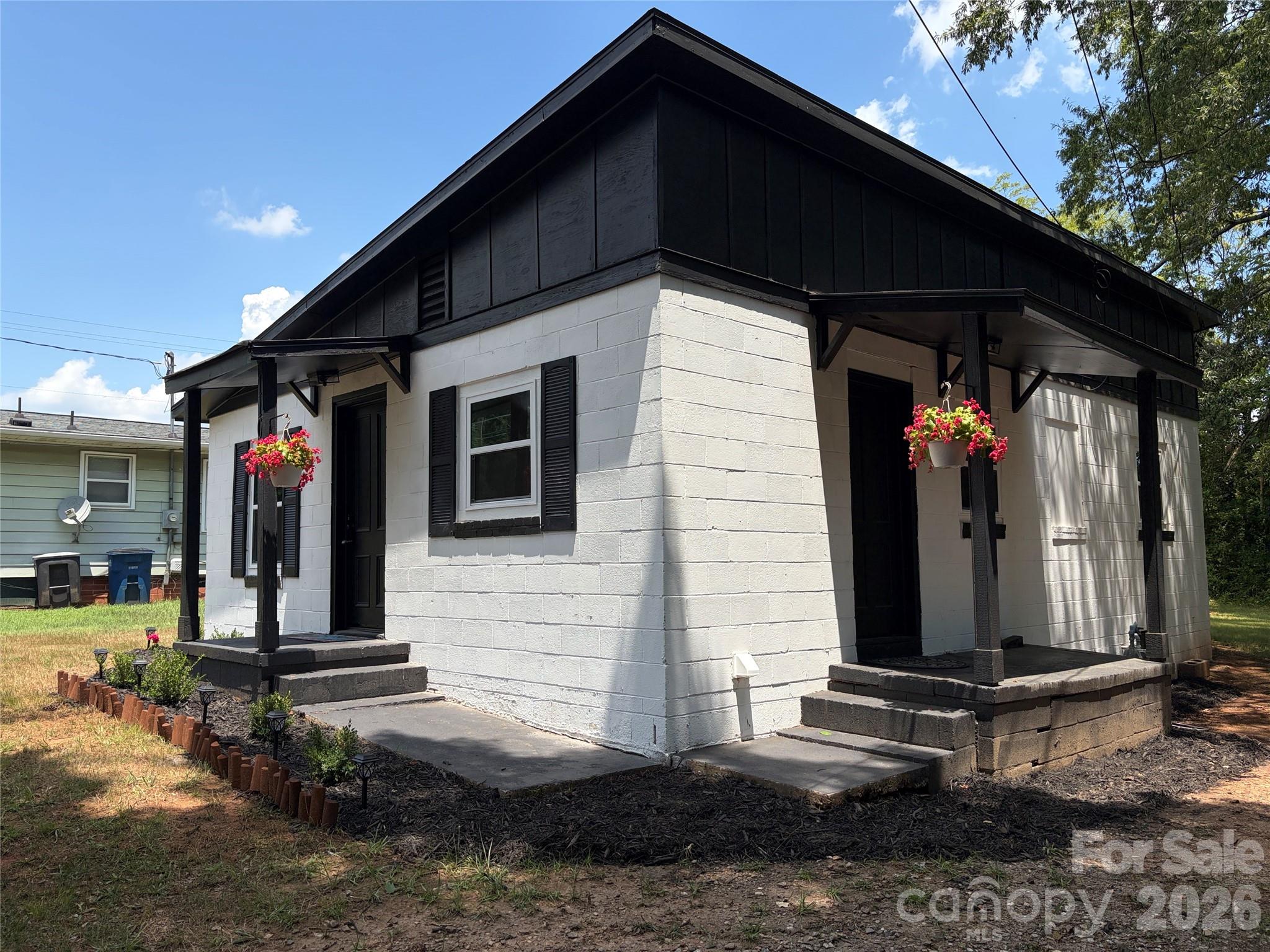 1107 S Meeting Street — Statesville