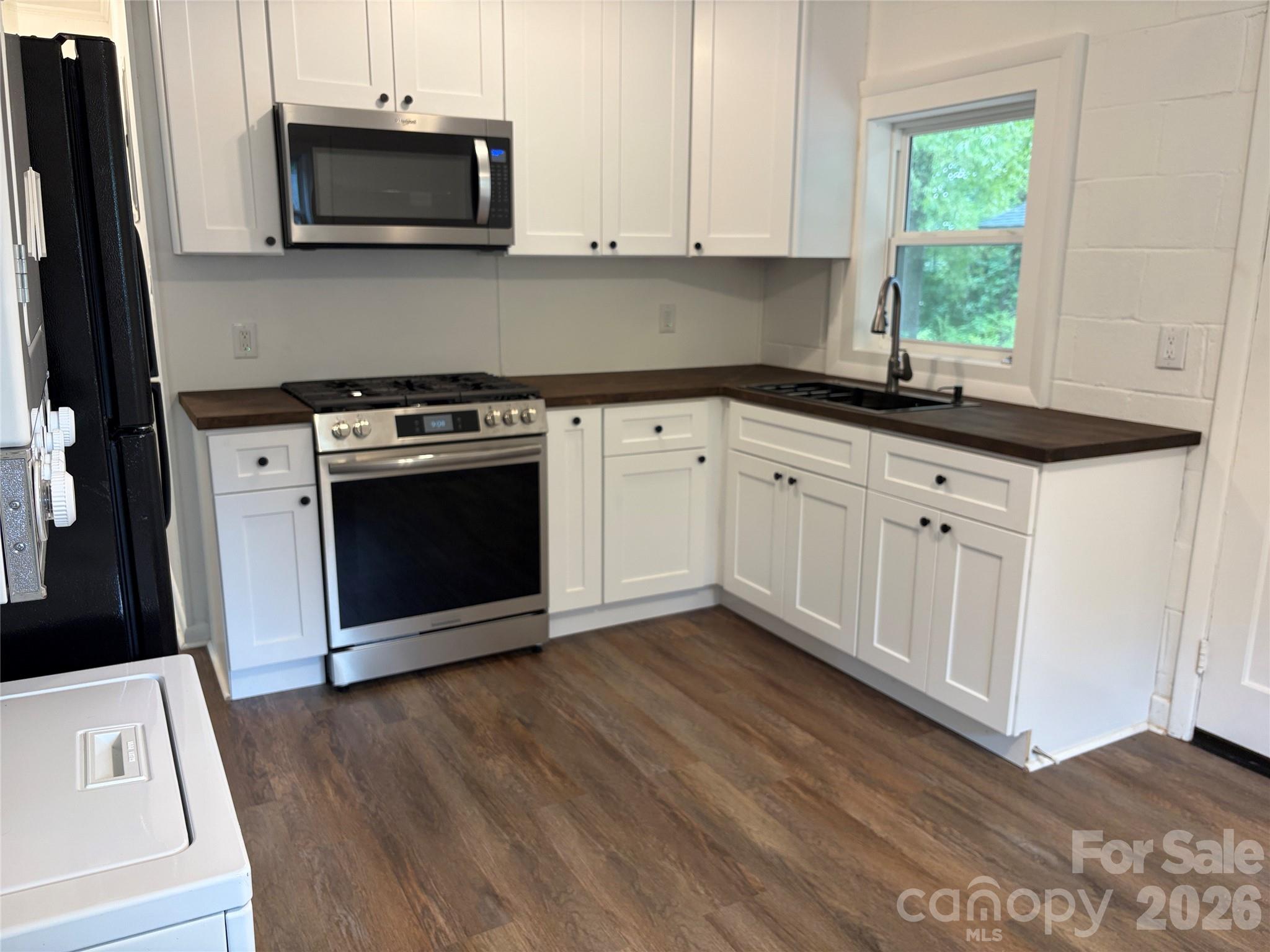 1107 S Meeting Street — Statesville