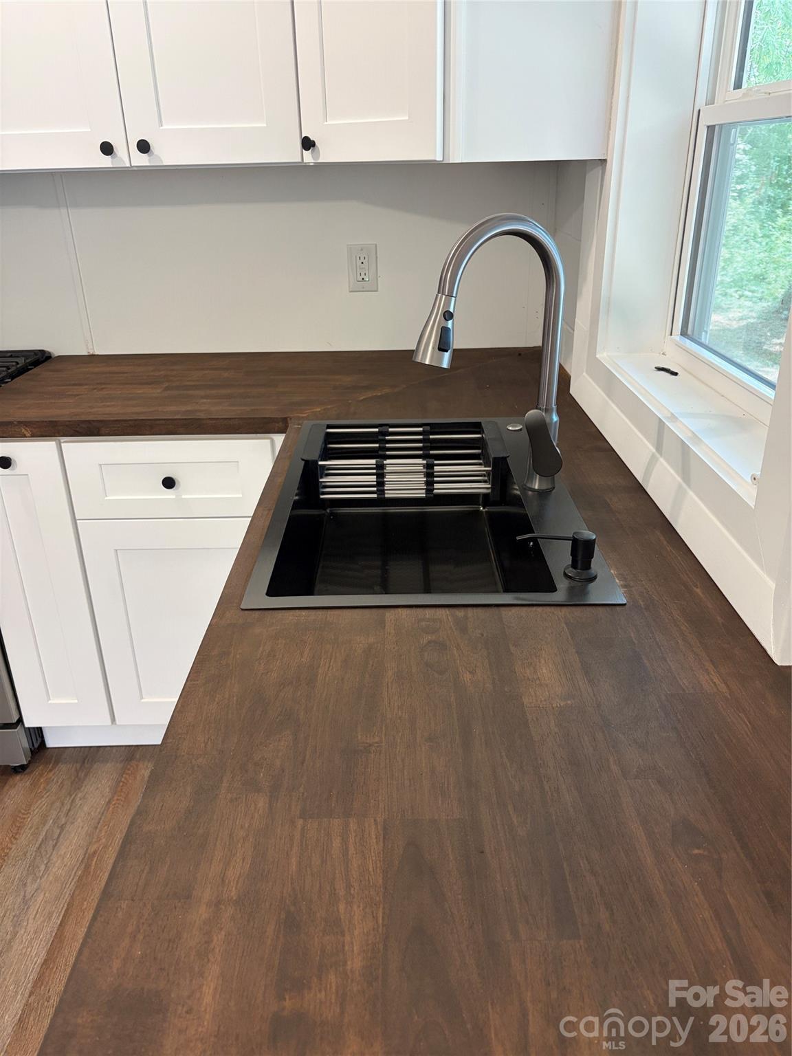 1107 S Meeting Street — Statesville