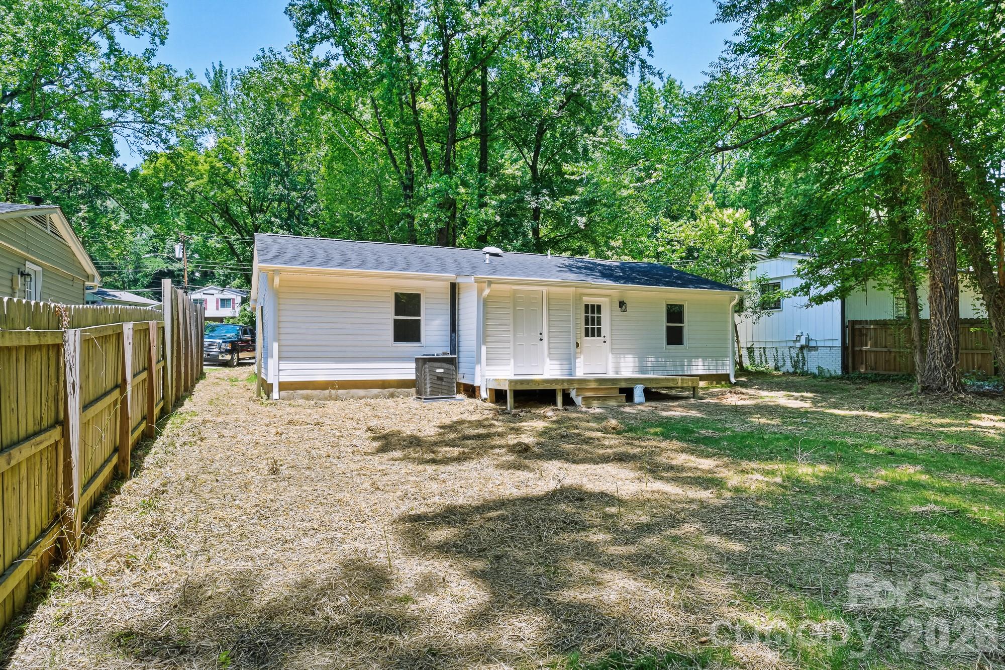 1936 Lakedell Drive — Charlotte