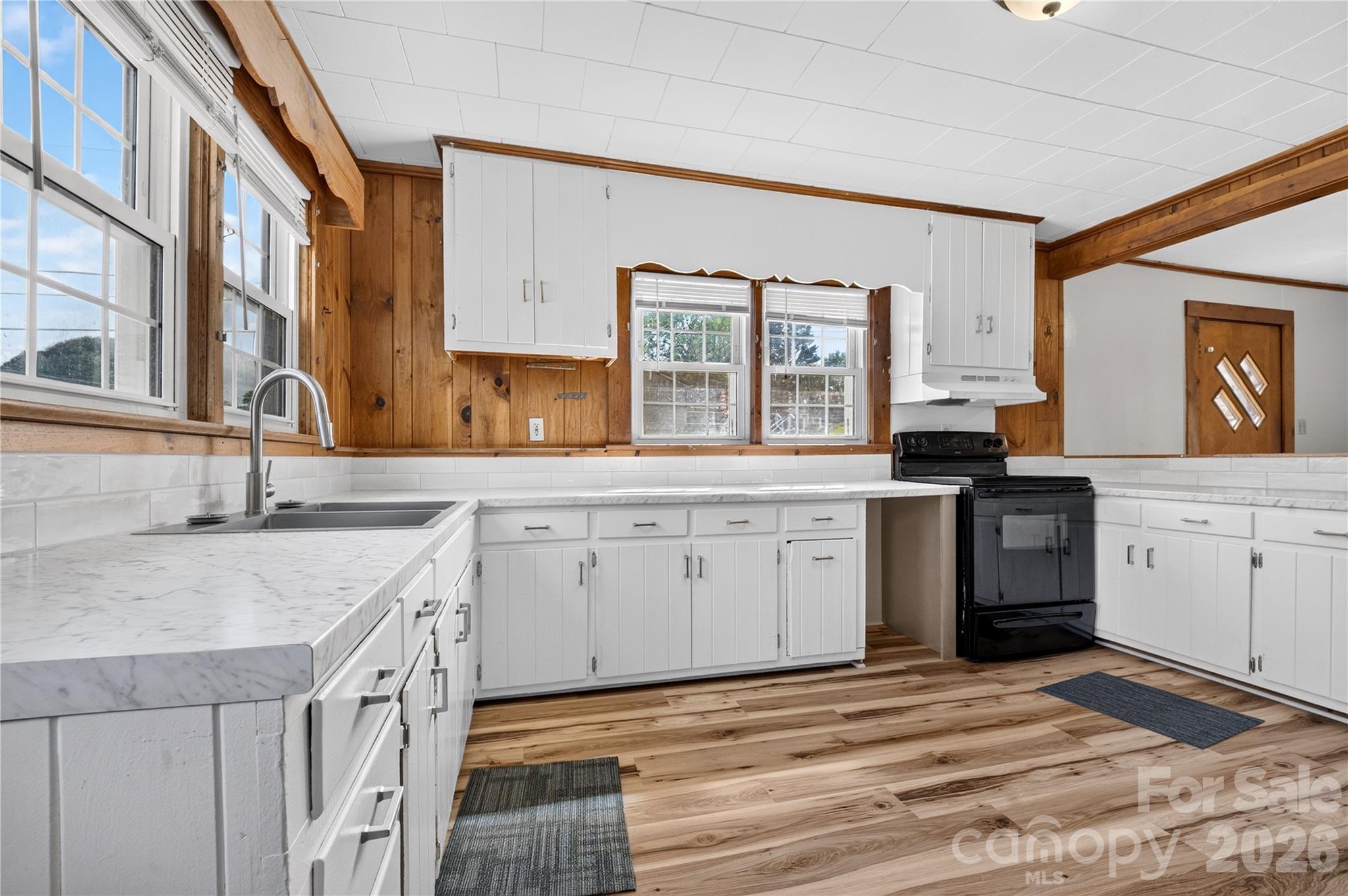 893 7th Street Drive SE — Hickory