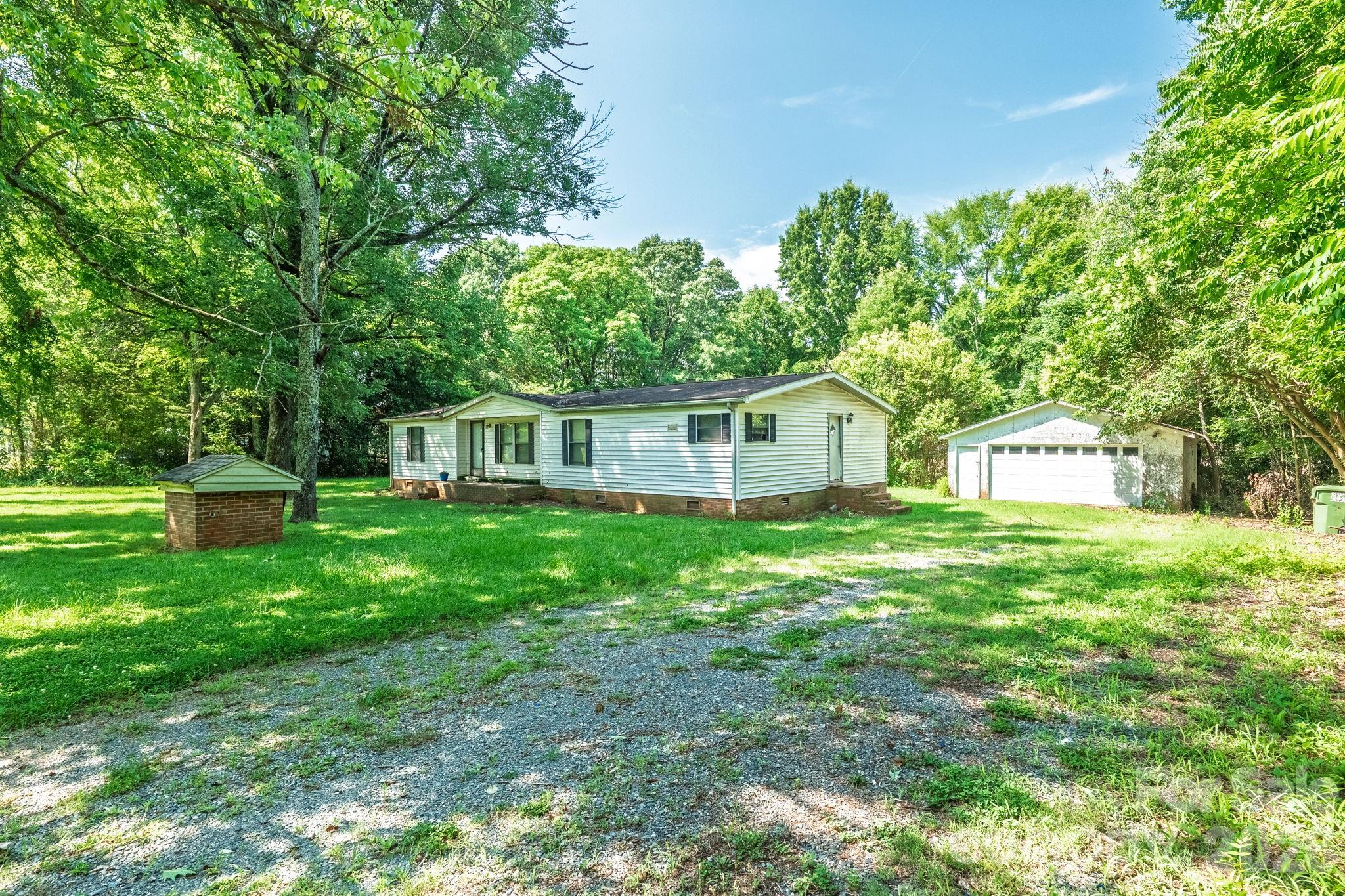 11101 Coble Road — Charlotte