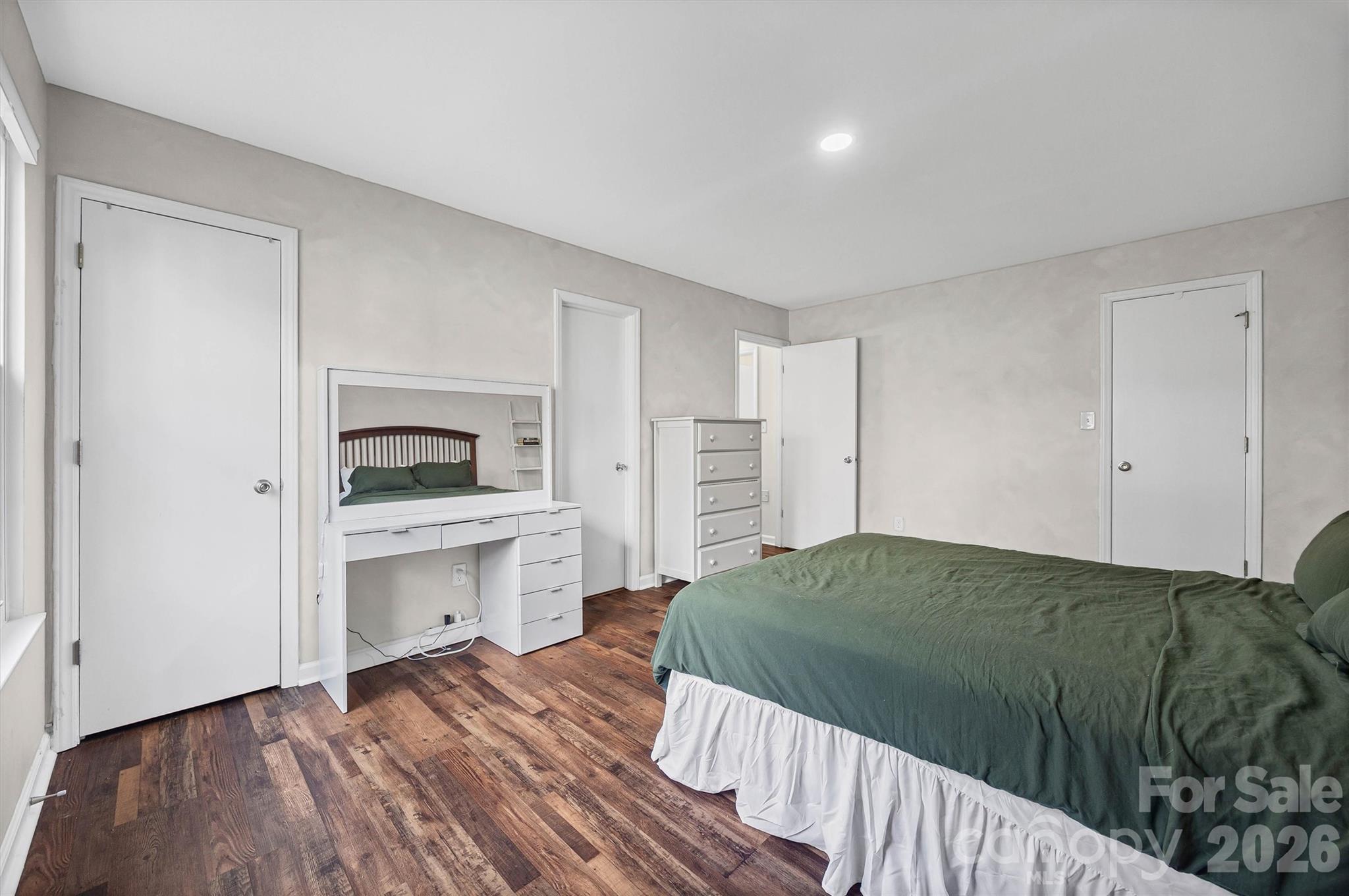 6104 Sunbridge Court — Charlotte
