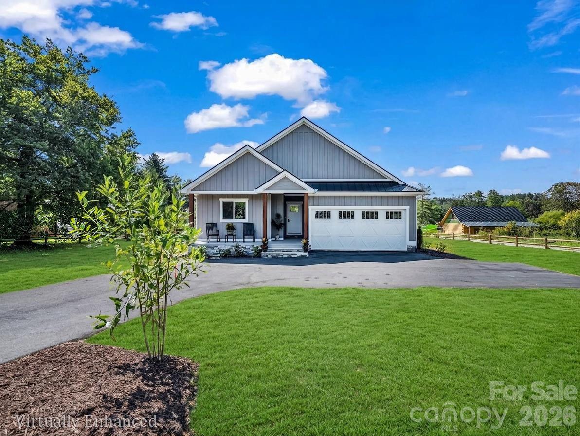 120 Grandview Lane — Hendersonville