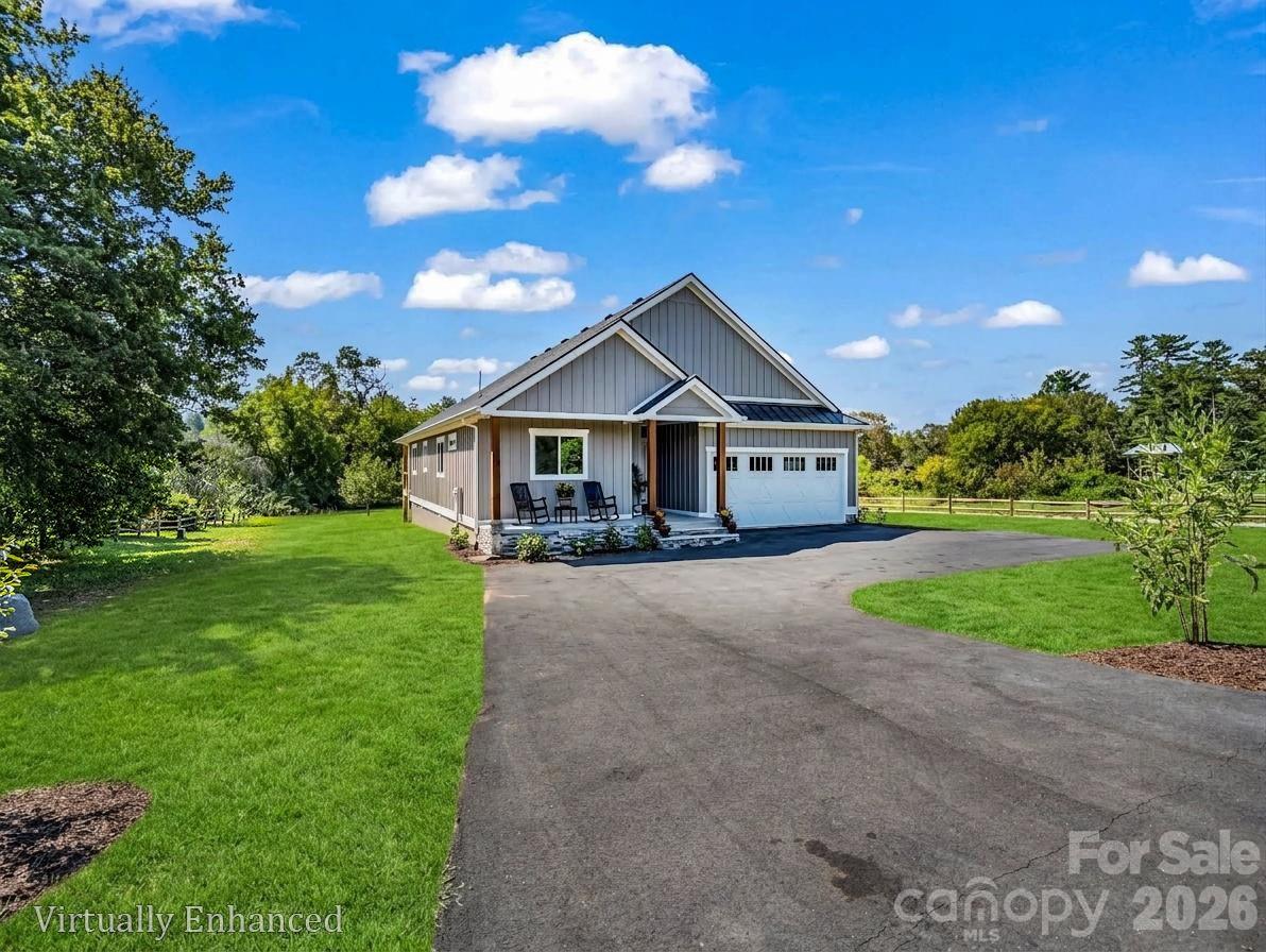 120 Grandview Lane — Hendersonville