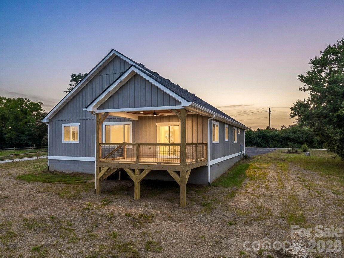 120 Grandview Lane — Hendersonville