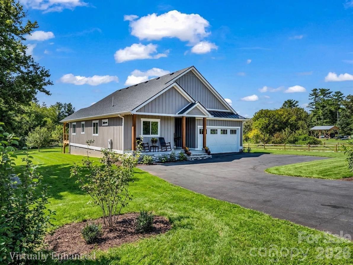 120 Grandview Lane — Hendersonville