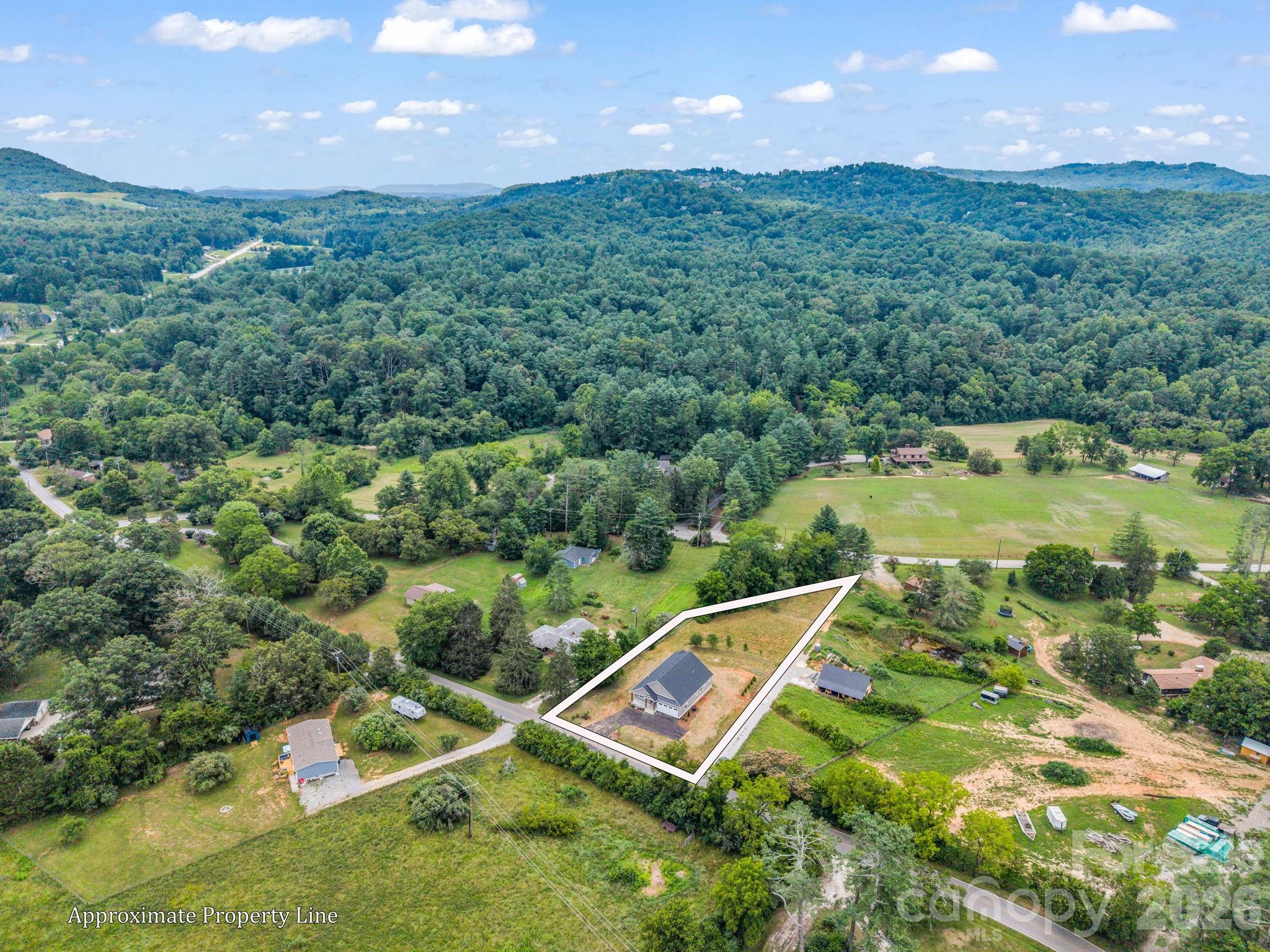 120 Grandview Lane — Hendersonville