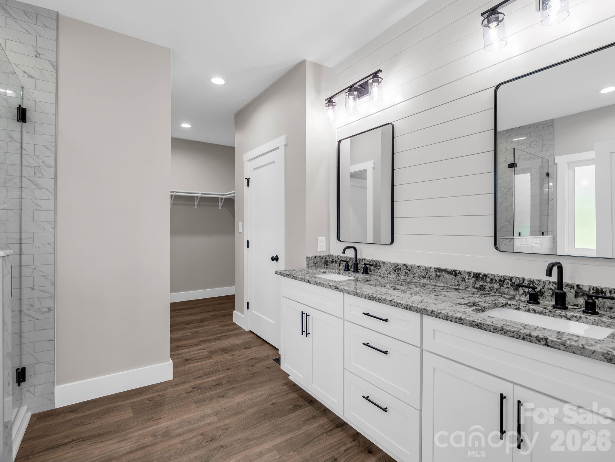 120 Grandview Lane — Hendersonville