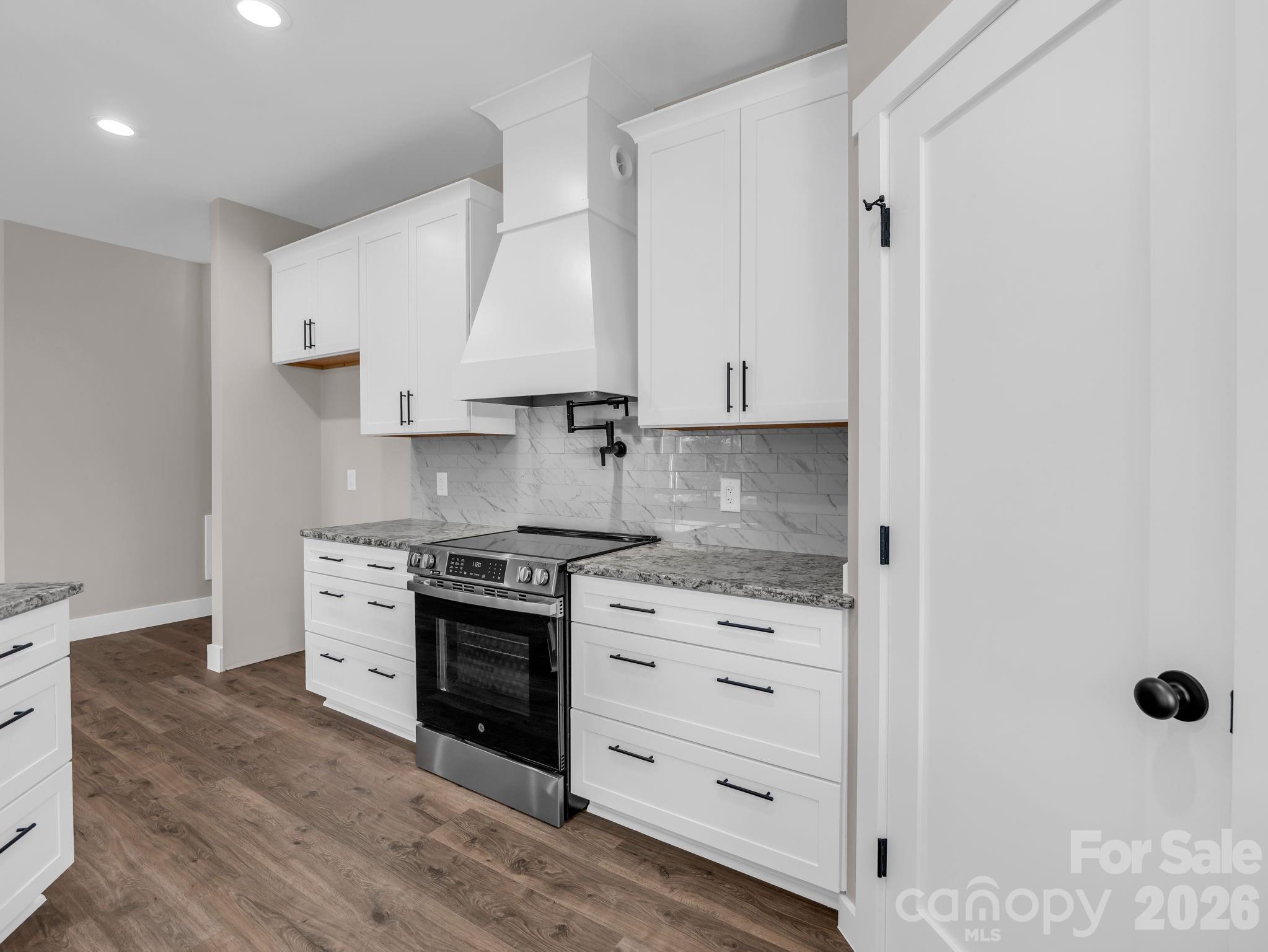 120 Grandview Lane — Hendersonville